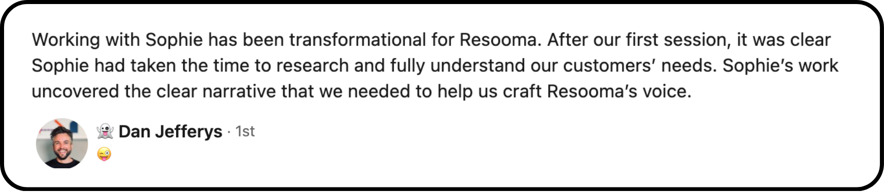 Comment thread on a webpage discussing the progress with a person named Sophie for a company called Resoama, with a profile picture of a smiling man and an emoji of a ghost and a face with a stuck-out tongue.