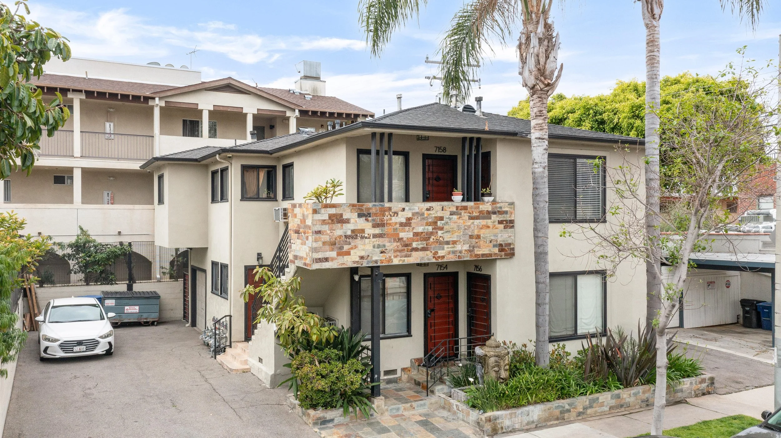 7154 Lexington Ave  -  HsHProd-3-min.jpg