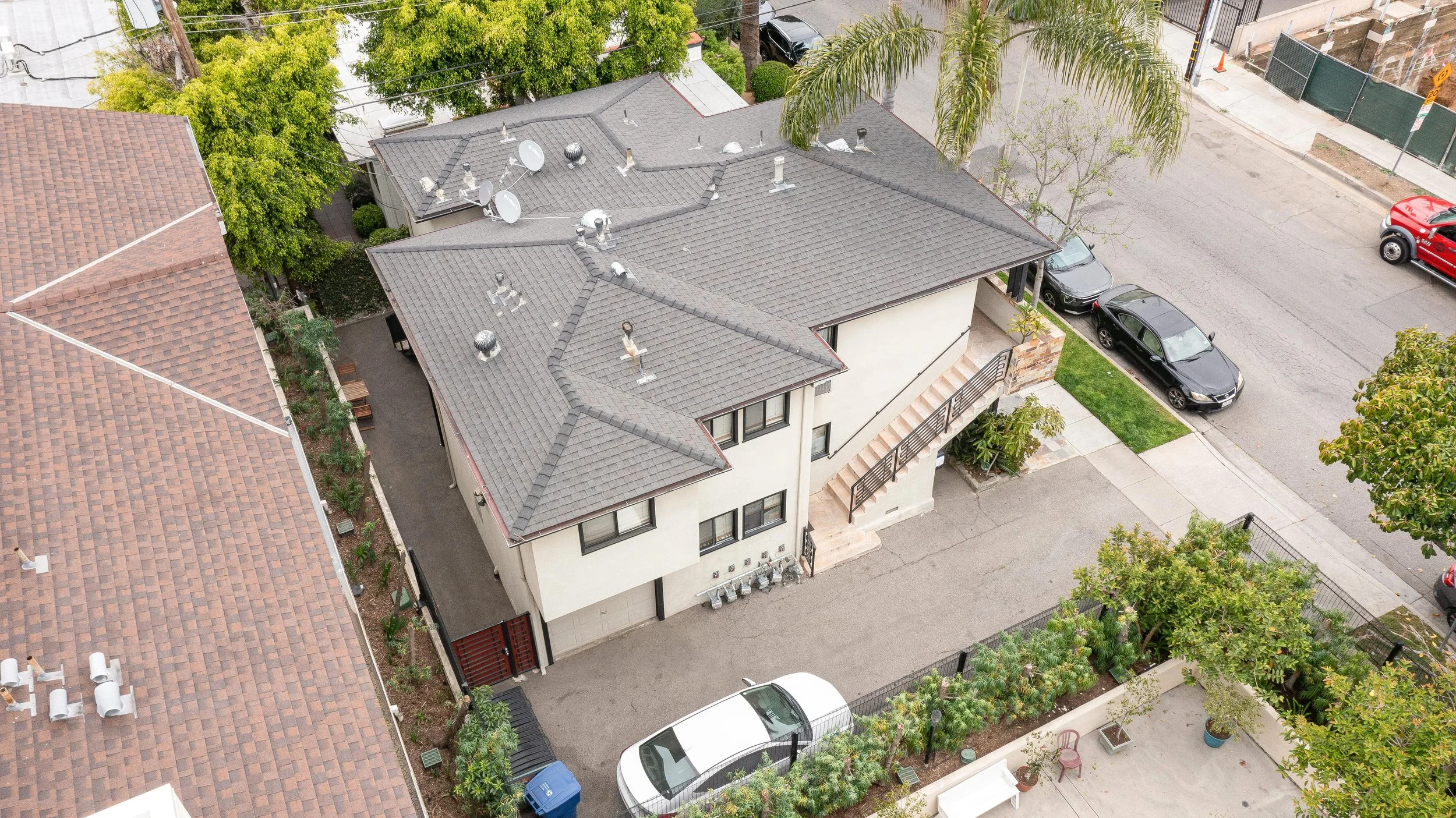 7154 Lexington Ave  -  HsHProd-17-min.jpg