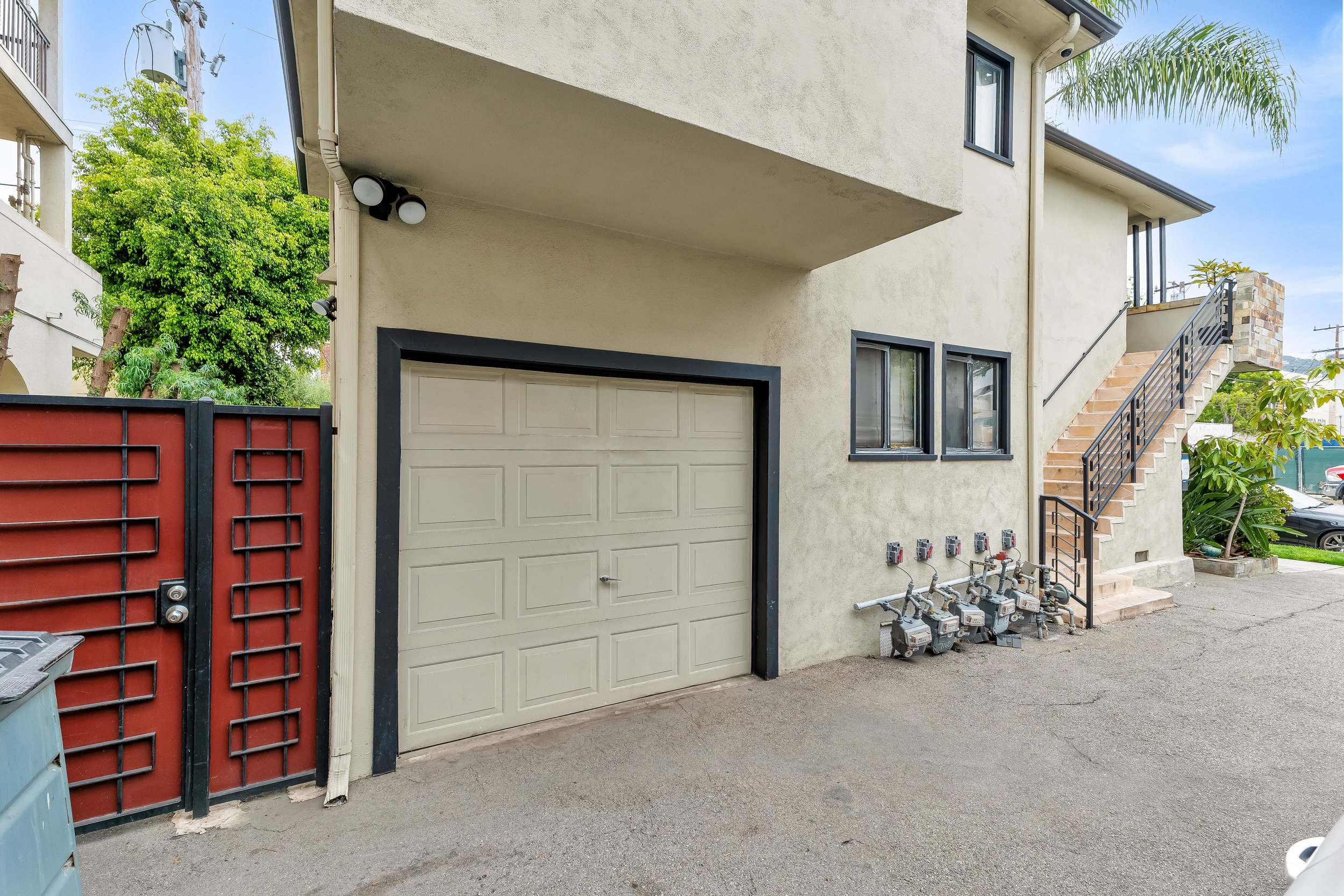 7154 Lexington Ave  -  HsHProd-26-min.jpg