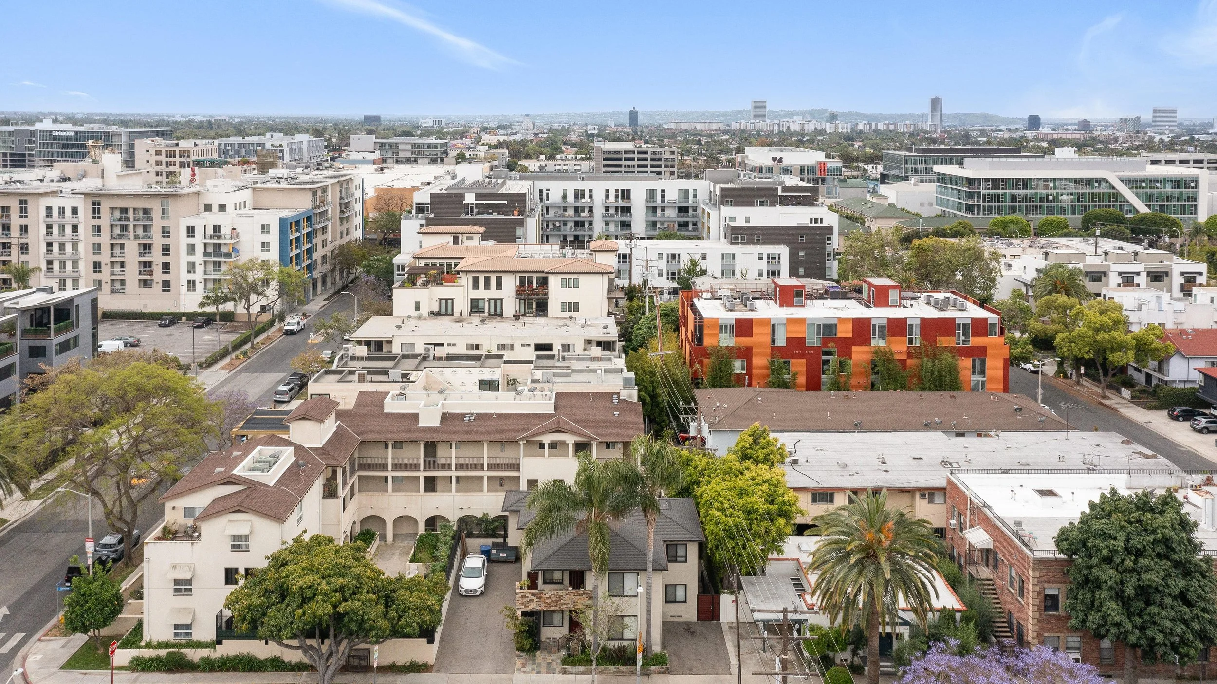 7154 Lexington Ave  -  HsHProd-9-min.jpg