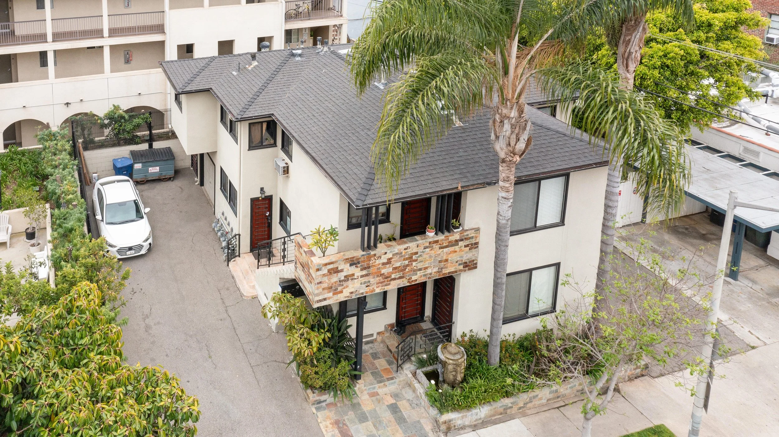 7154 Lexington Ave  -  HsHProd-18-min.jpg