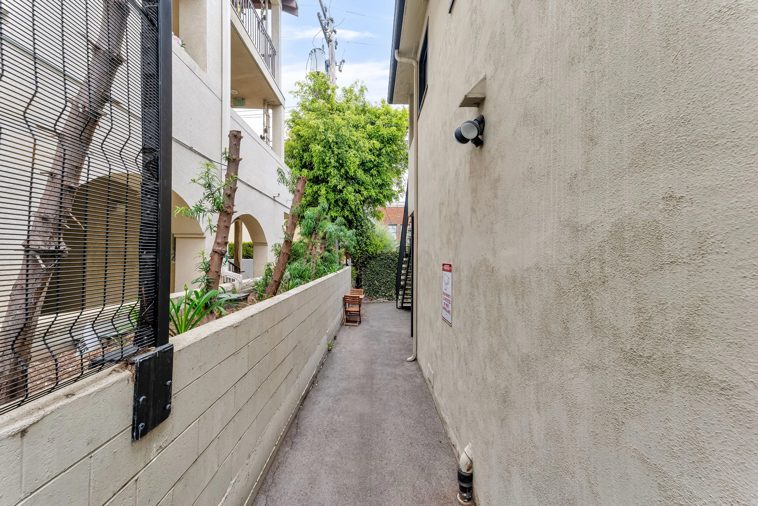 7154 Lexington Ave  -  HsHProd-27-min.jpg