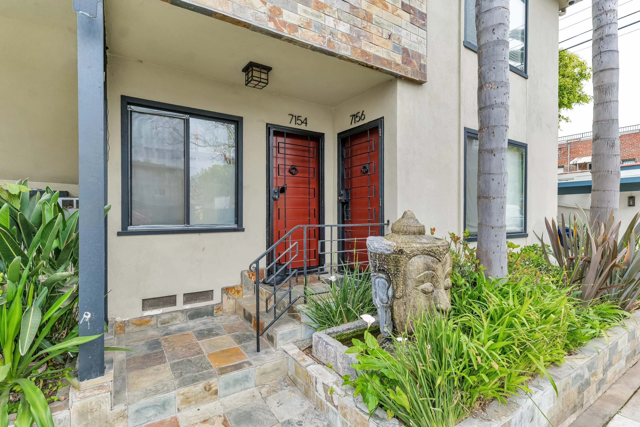 7154 Lexington Ave  -  HsHProd-20-min.jpg