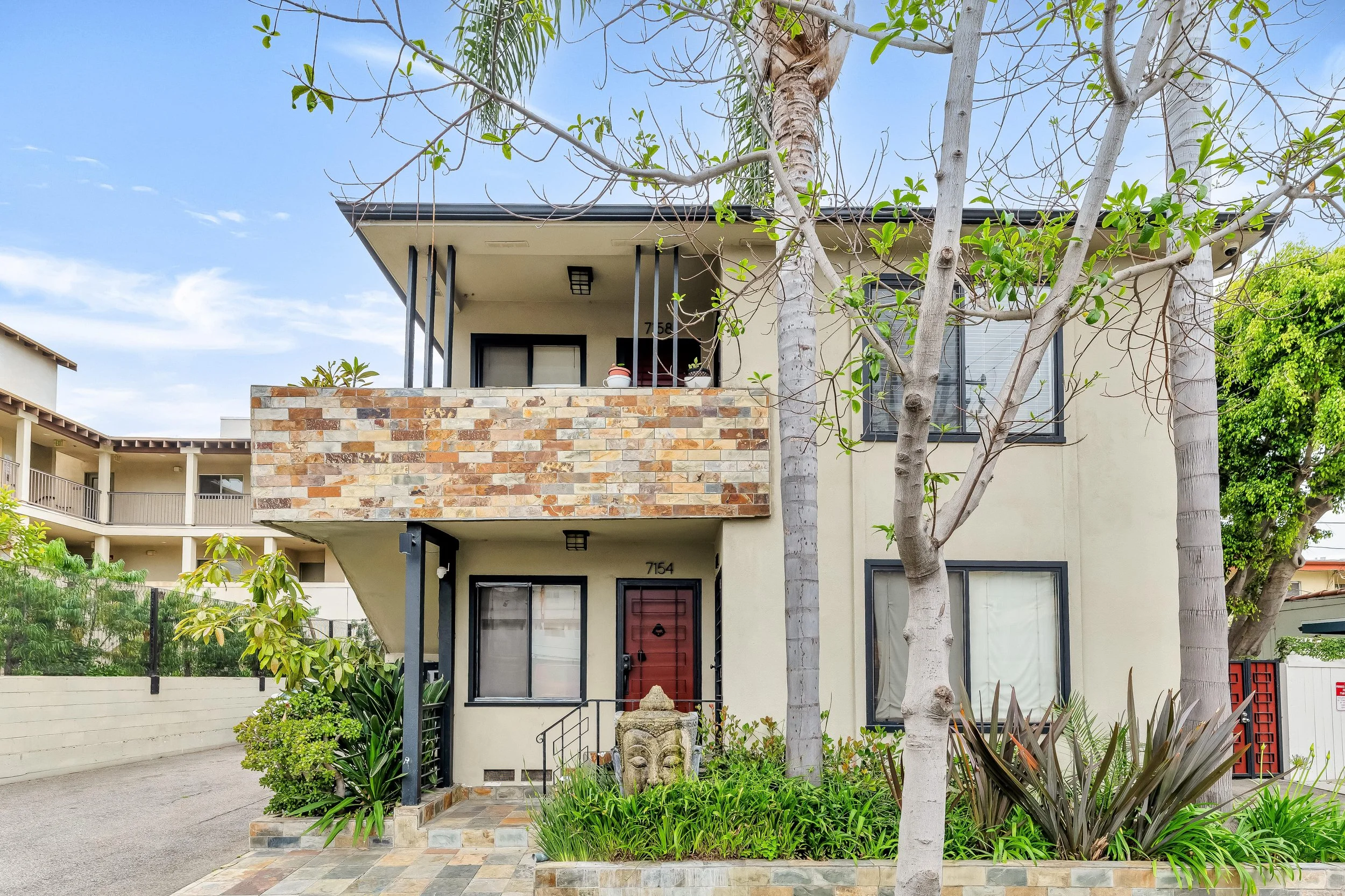 7154 Lexington Ave  -  HsHProd-23-min.jpg
