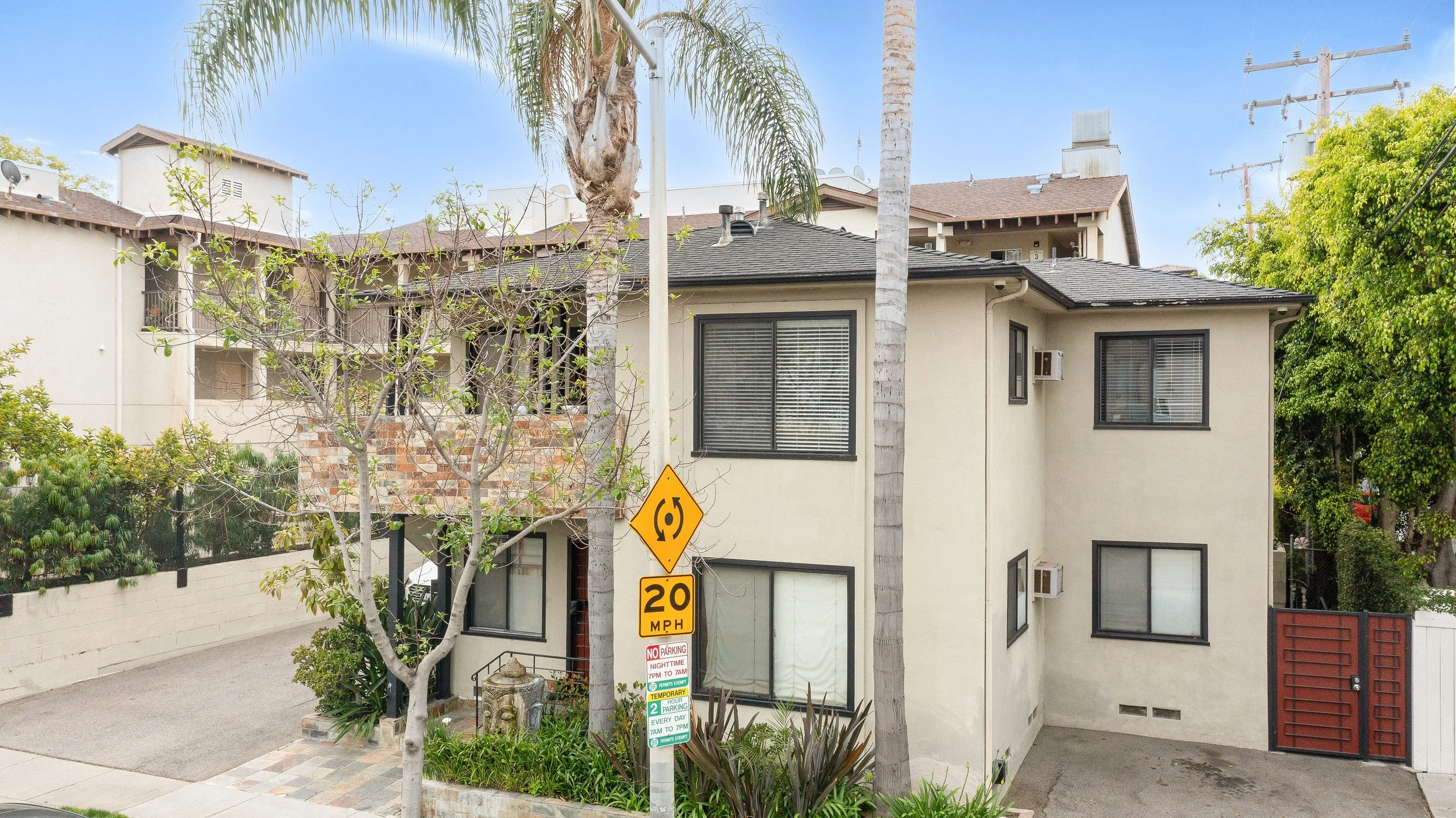 7154 Lexington Ave  -  HsHProd-2-min.jpg
