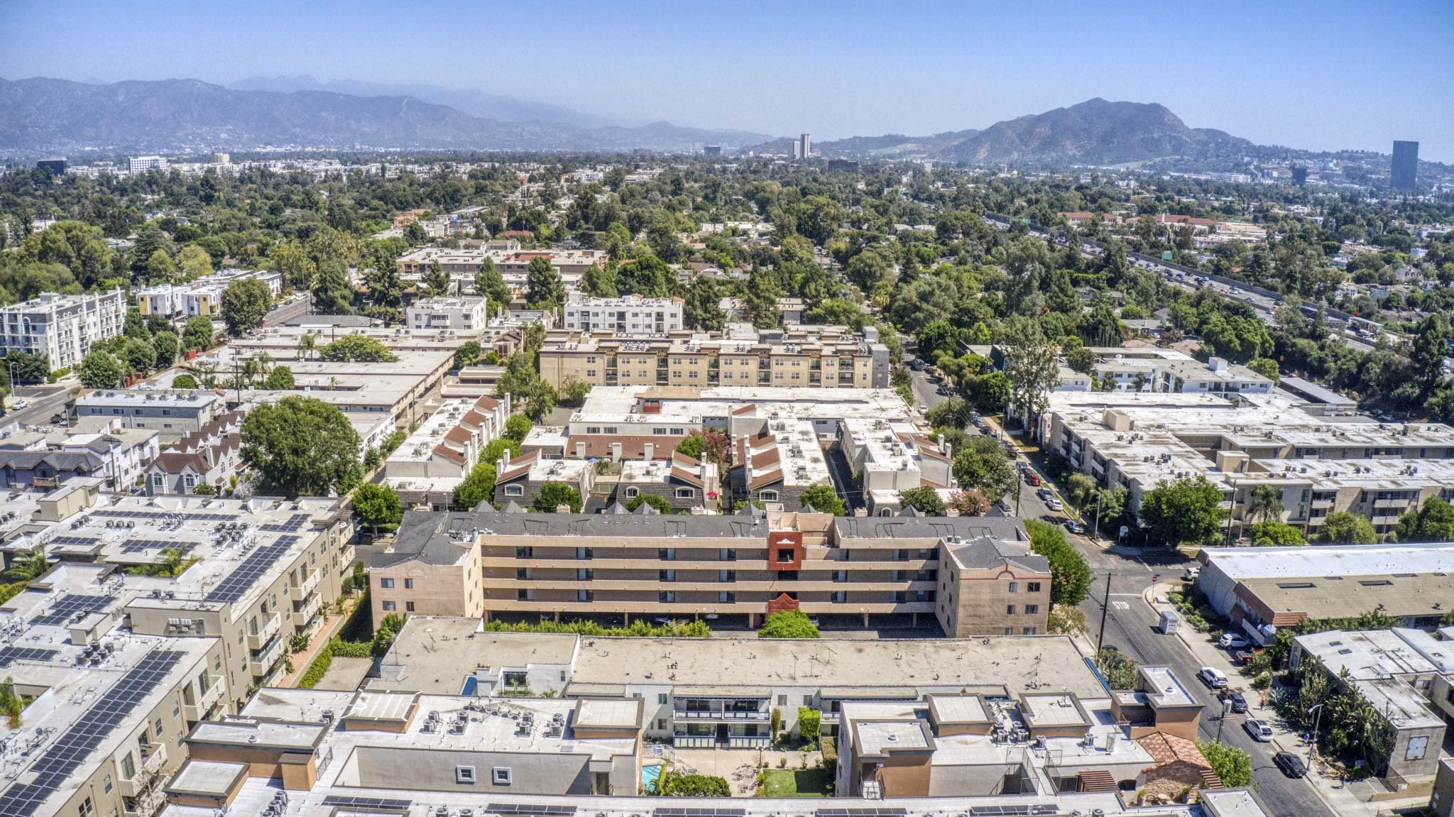 12015 Kling St, Valley Village  -  HsHProd-8.JPG