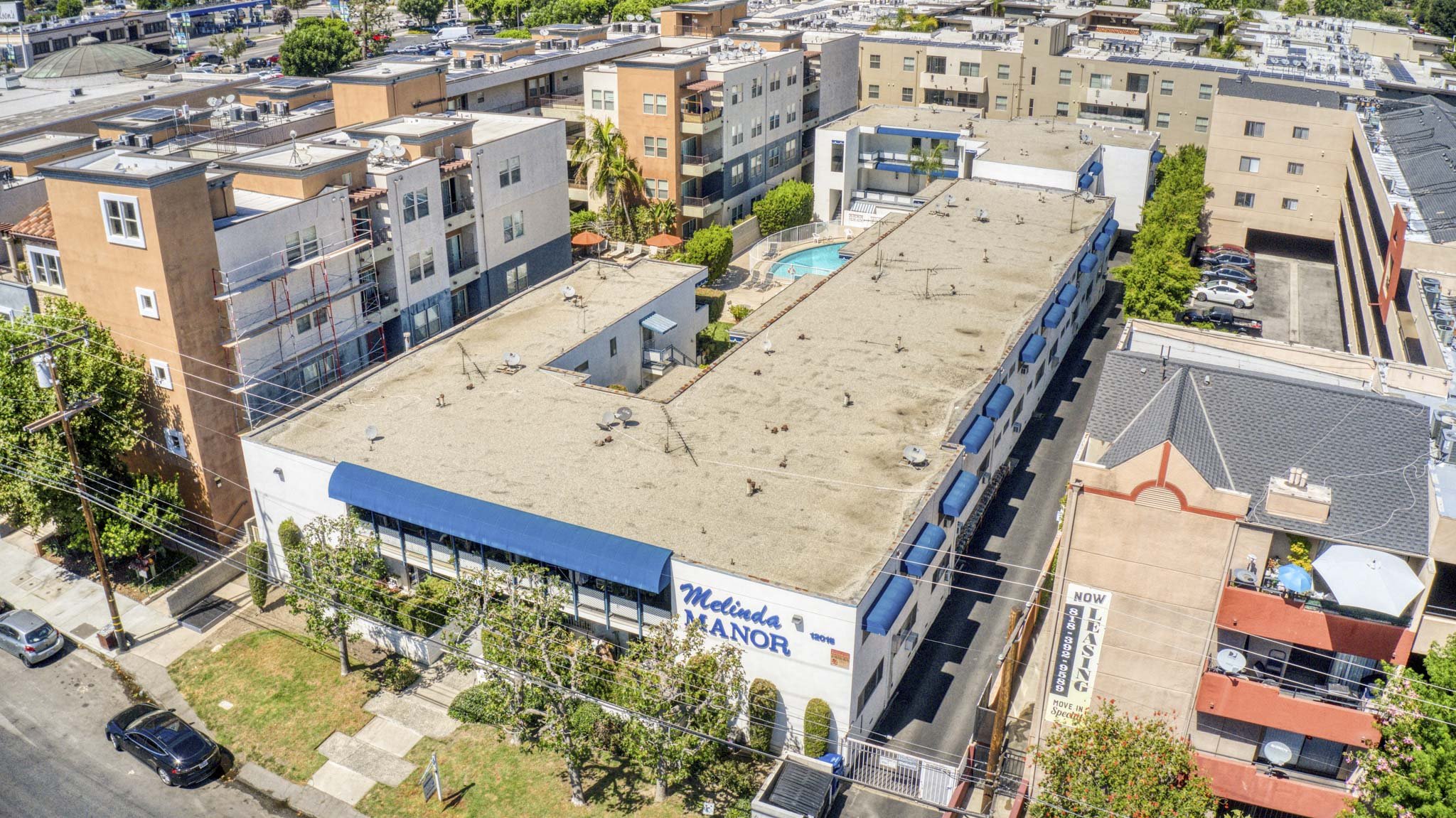 12015 Kling St, Valley Village  -  HsHProd-5.JPG