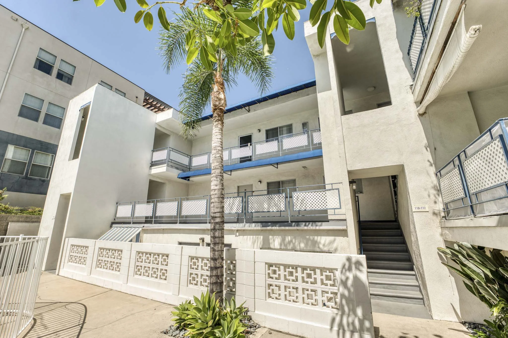 12015 Kling St, Valley Village  -  HsHProd-26.JPG