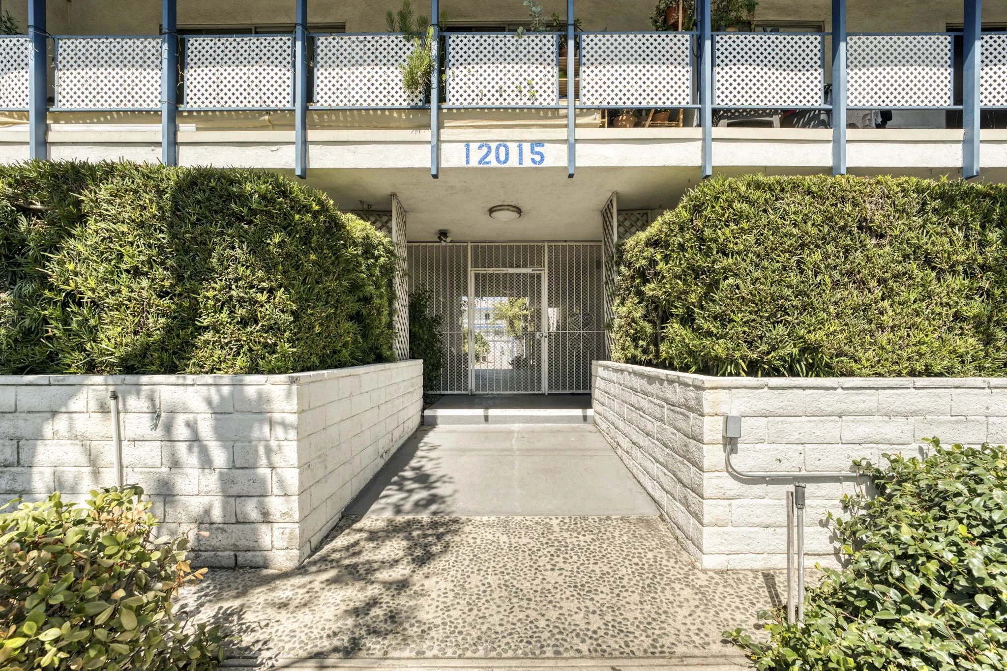 12015 Kling St, Valley Village  -  HsHProd-74.JPG