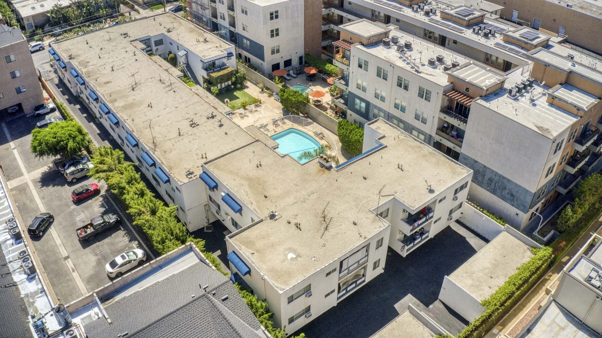 12015 Kling St, Valley Village  -  HsHProd-12.JPG