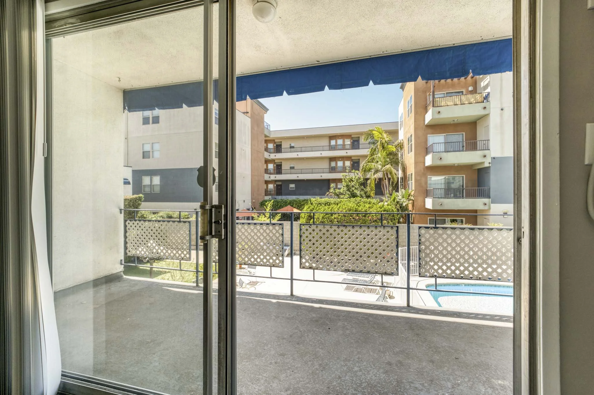 12015 Kling St, Valley Village  -  HsHProd-68.JPG