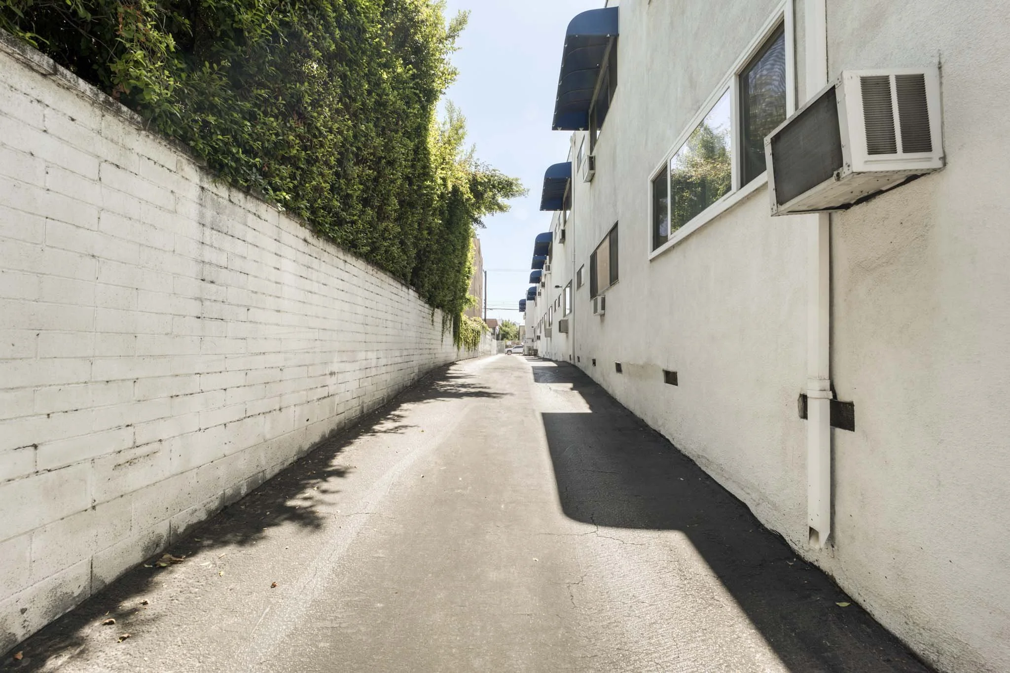 12015 Kling St, Valley Village  -  HsHProd-36.JPG