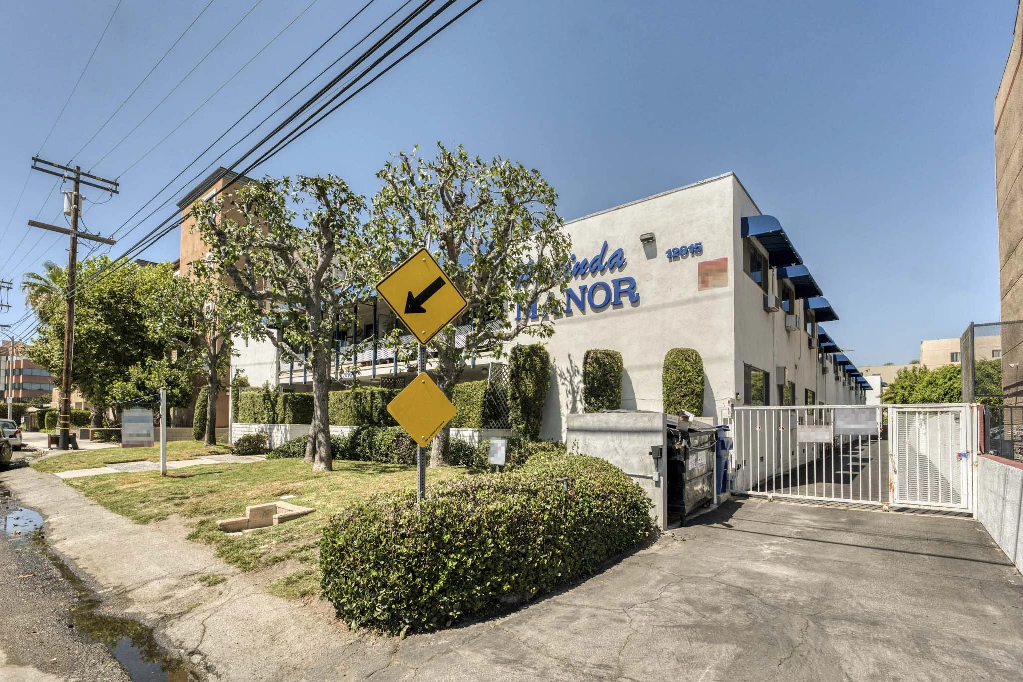 12015 Kling St, Valley Village  -  HsHProd-78.JPG