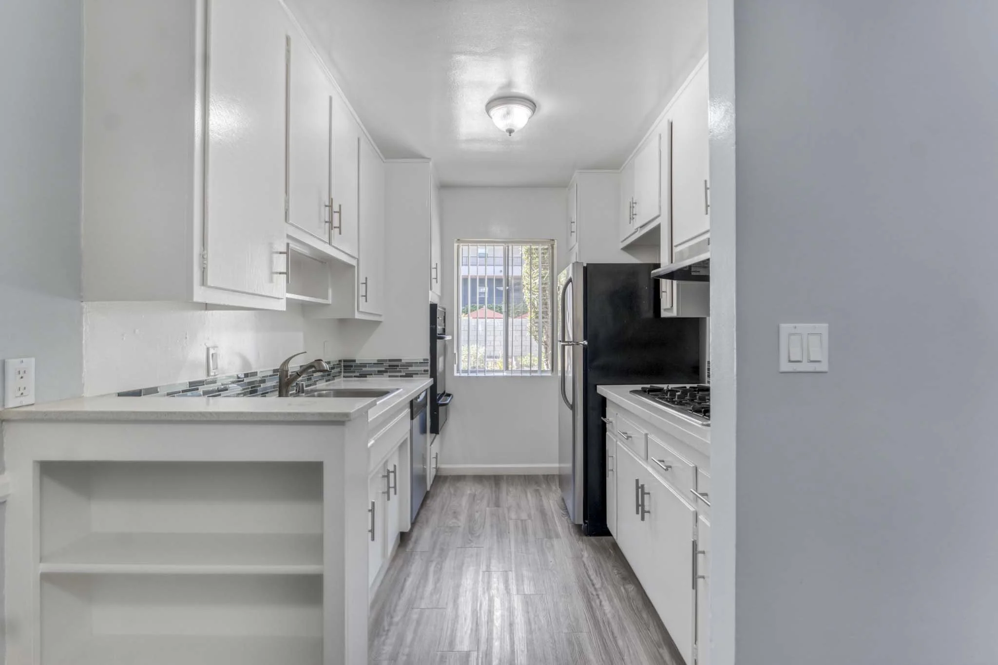 12015 Kling St, Valley Village  -  HsHProd-45.JPG