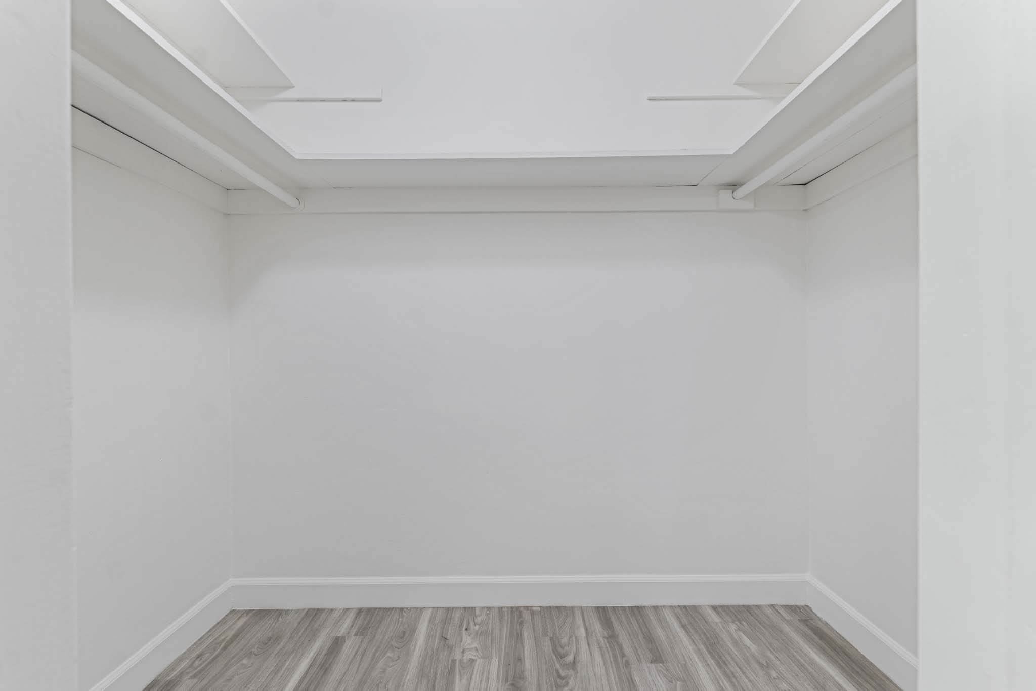 12015 Kling St, Valley Village  -  HsHProd-59.JPG