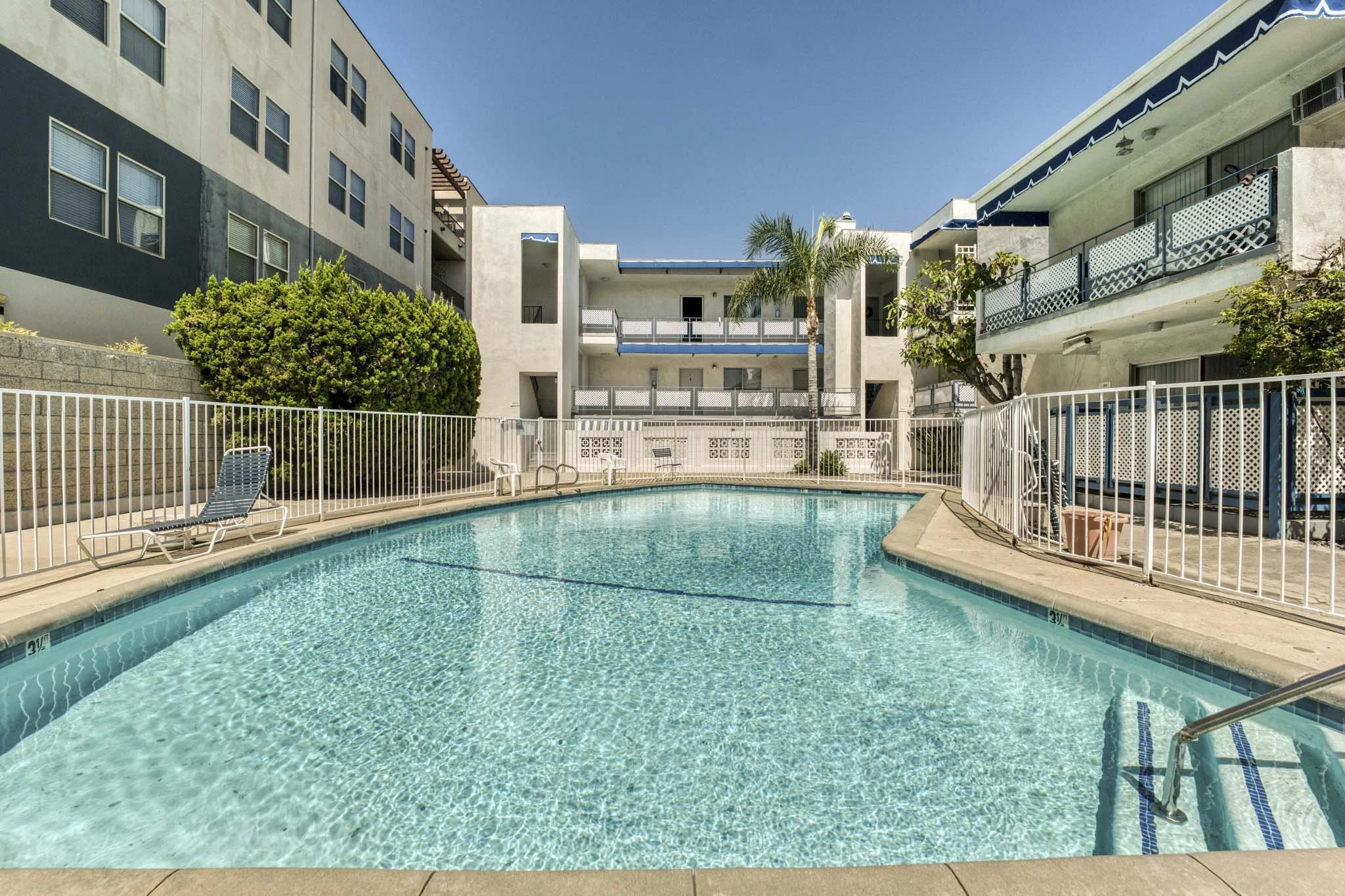 12015 Kling St, Valley Village  -  HsHProd-21.JPG