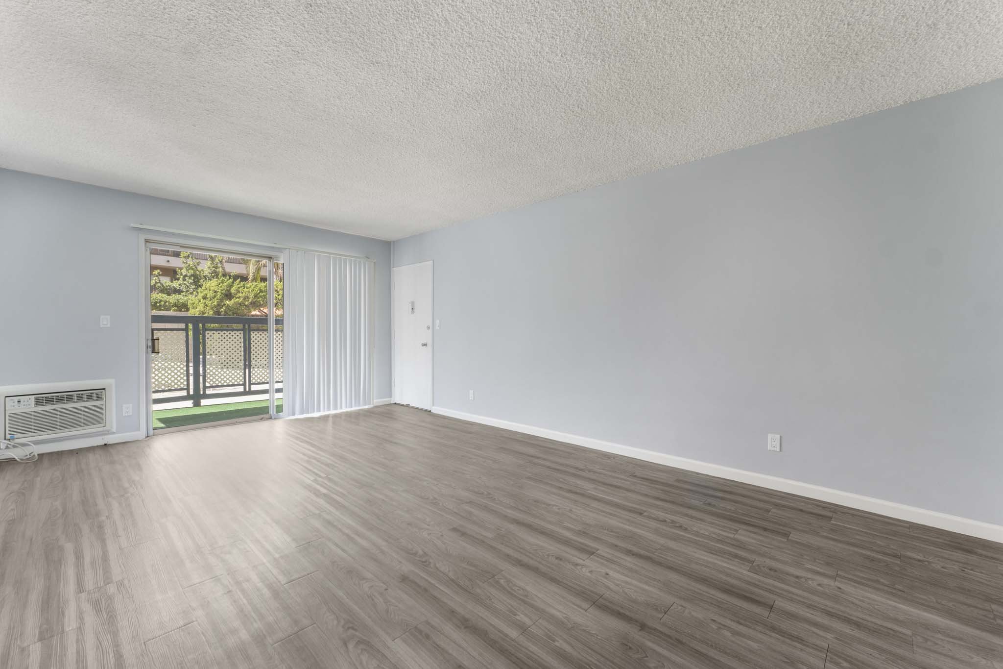 12015 Kling St, Valley Village  -  HsHProd-48.JPG