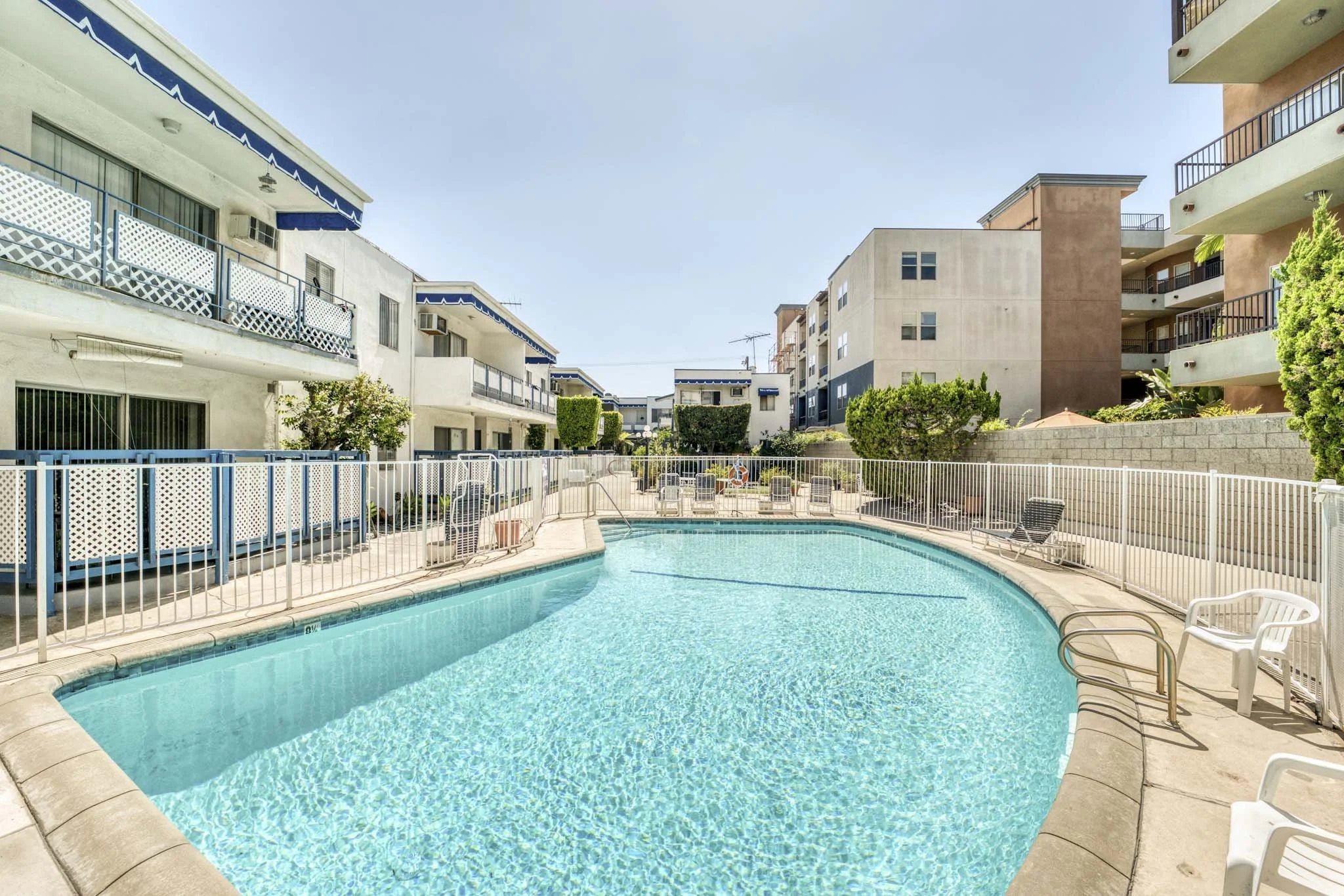 12015 Kling St, Valley Village  -  HsHProd-27.JPG