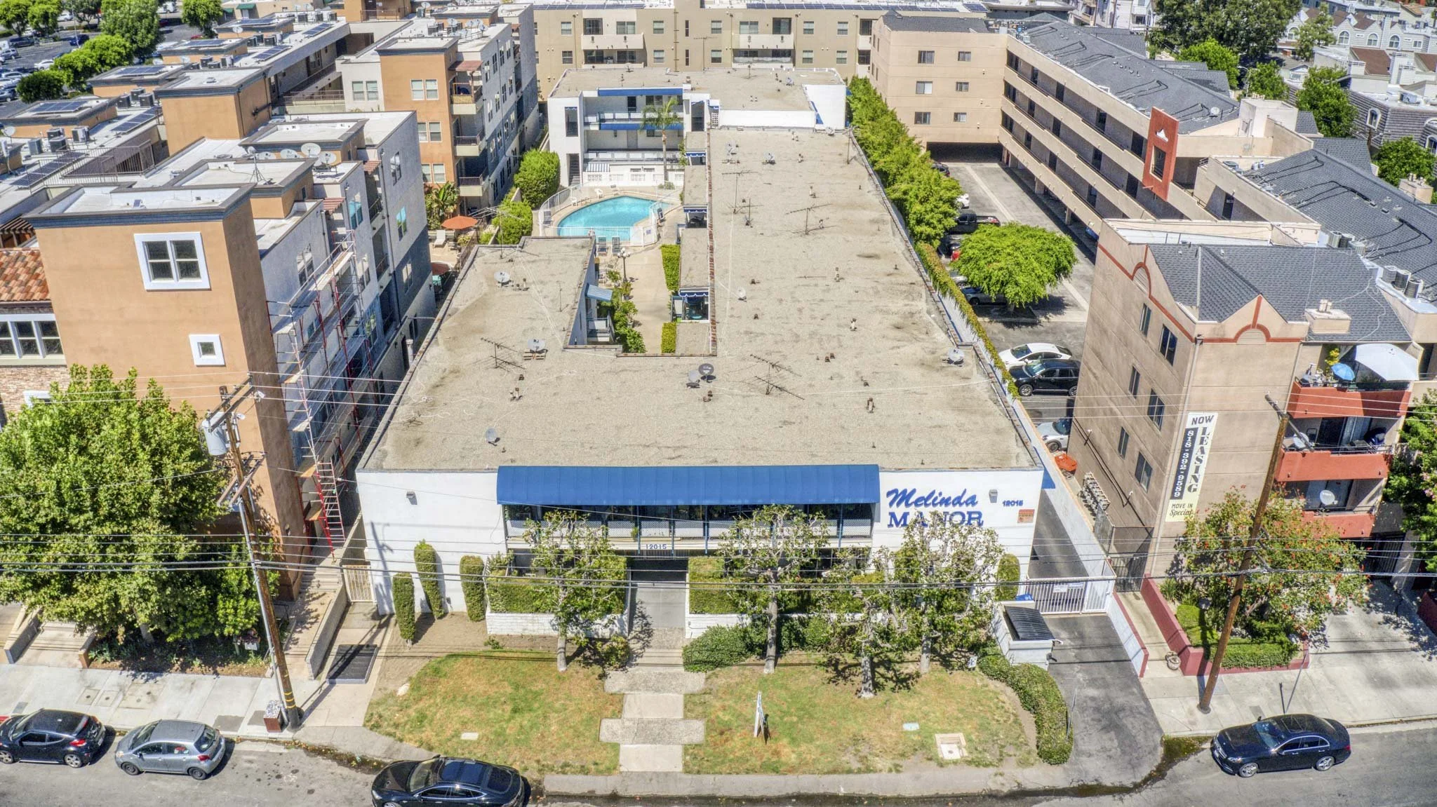 12015 Kling St, Valley Village  -  HsHProd-4.JPG