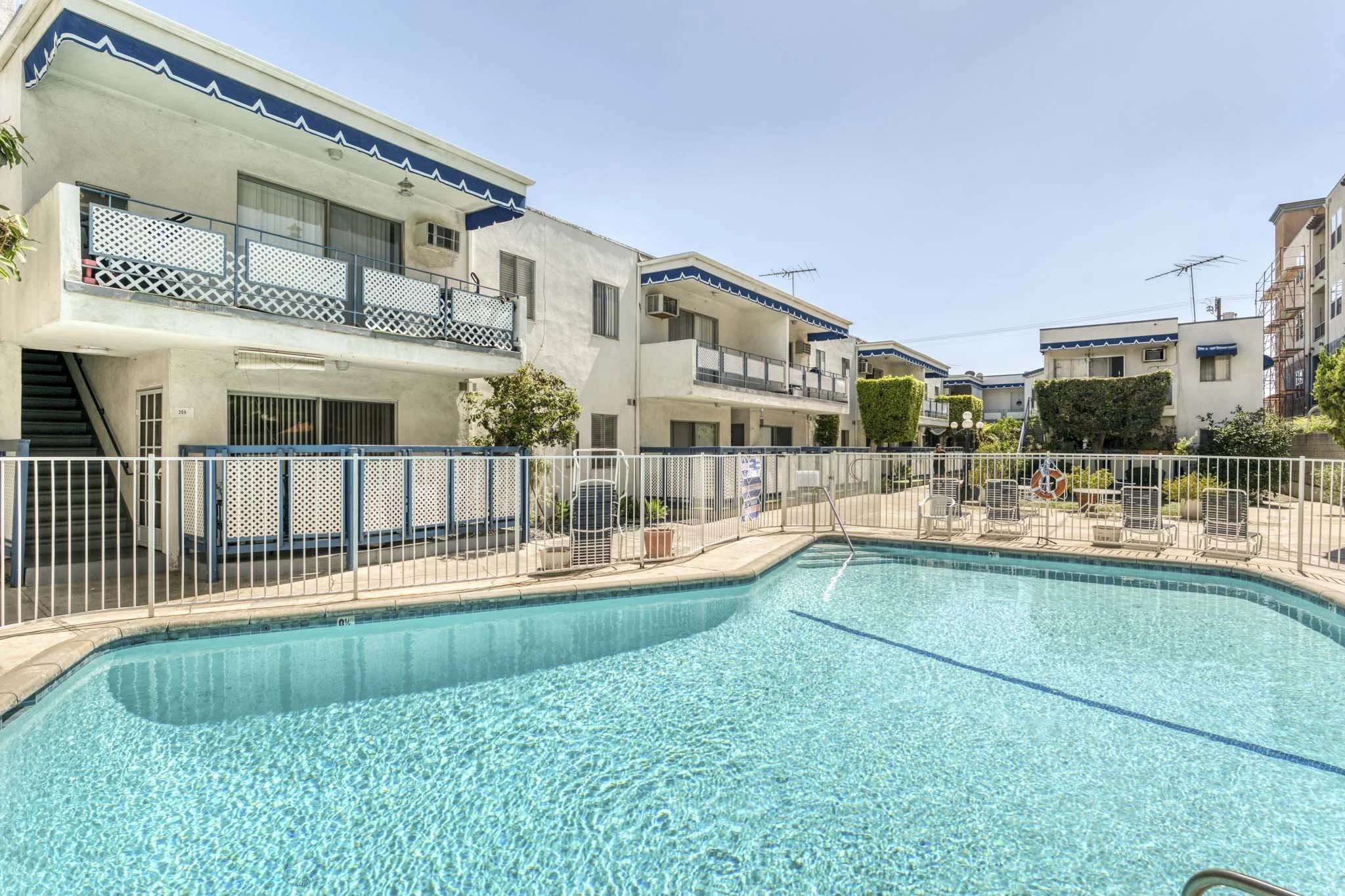 12015 Kling St, Valley Village  -  HsHProd-30.JPG