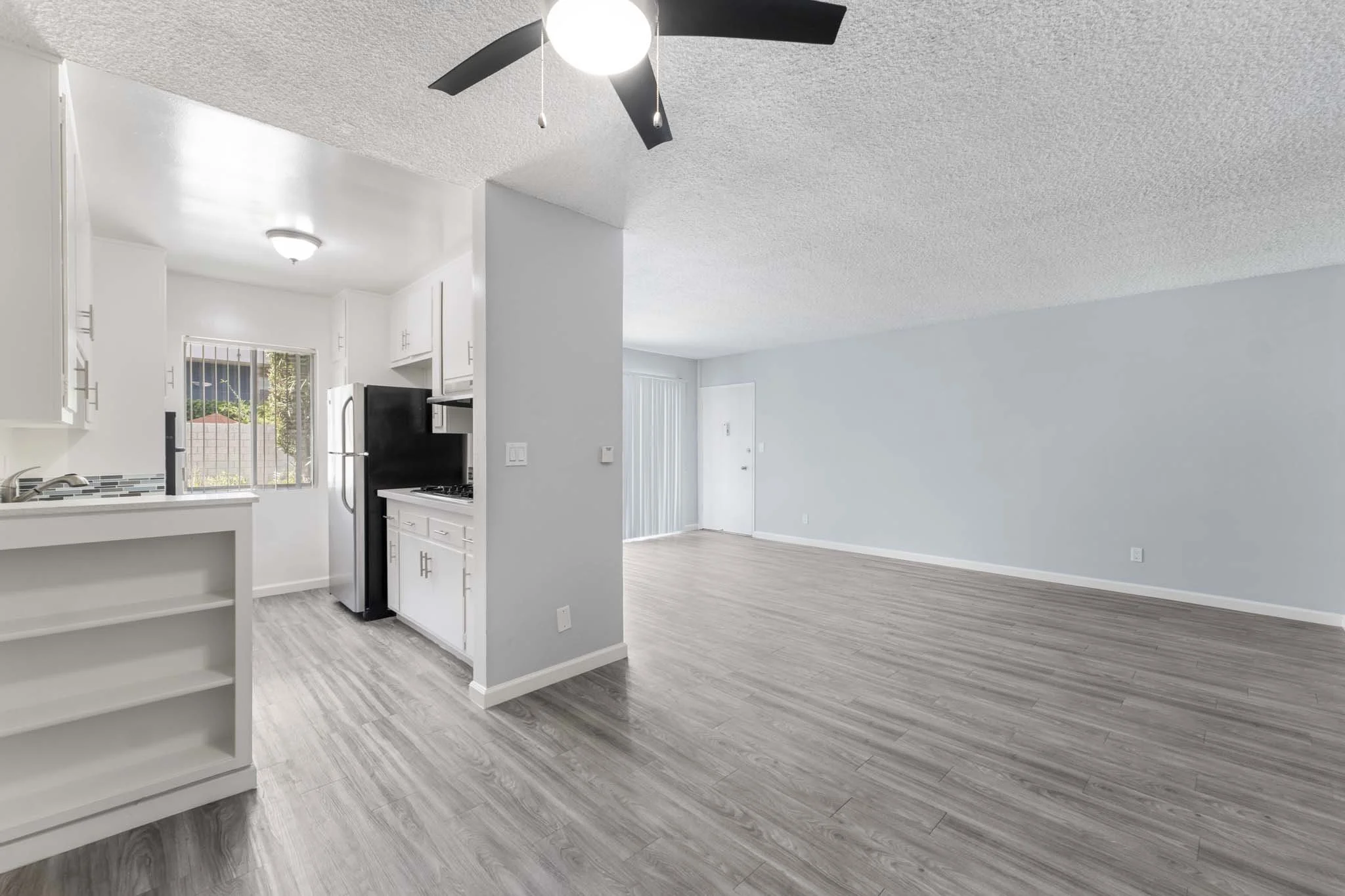 12015 Kling St, Valley Village  -  HsHProd-47.JPG