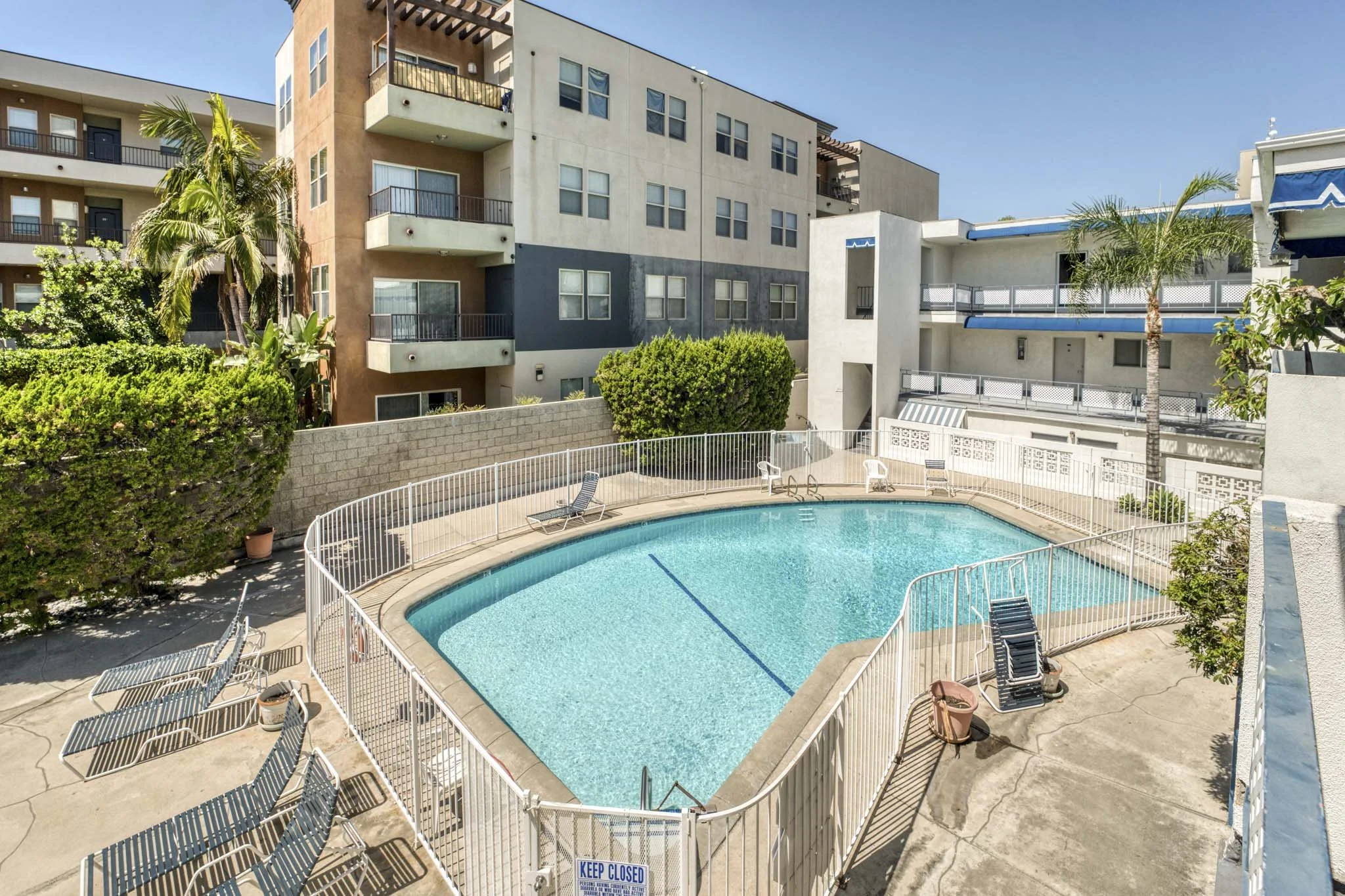 12015 Kling St, Valley Village  -  HsHProd-70.JPG