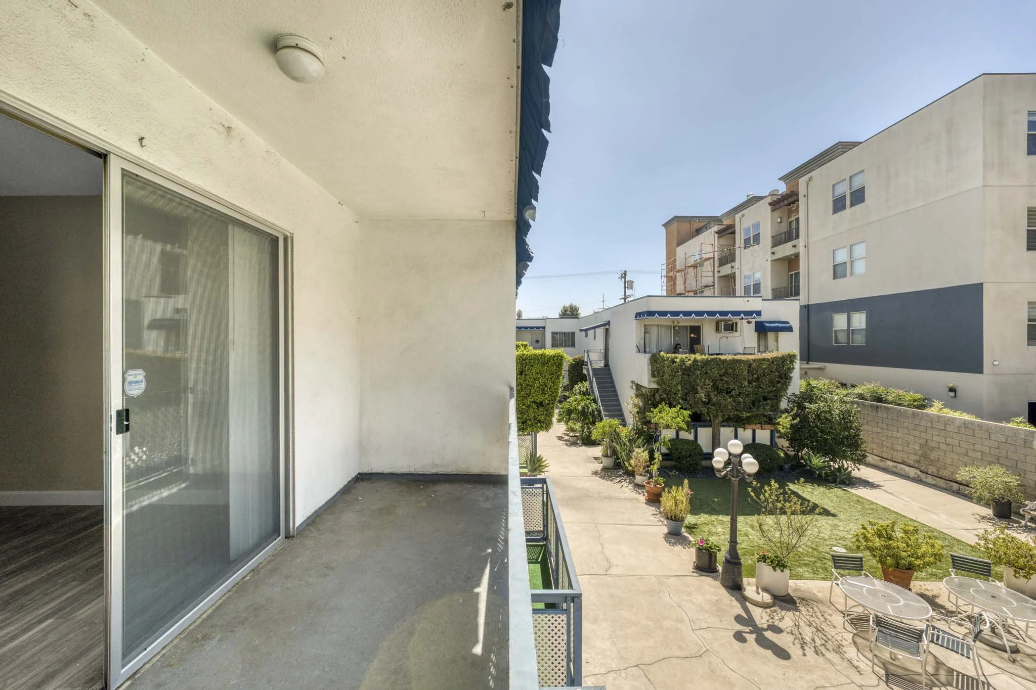 12015 Kling St, Valley Village  -  HsHProd-71.JPG