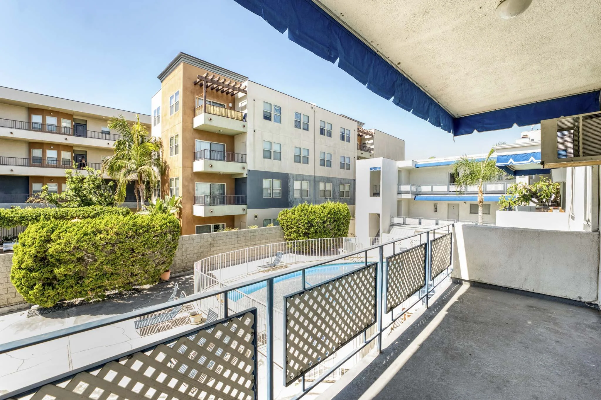 12015 Kling St, Valley Village  -  HsHProd-69.JPG