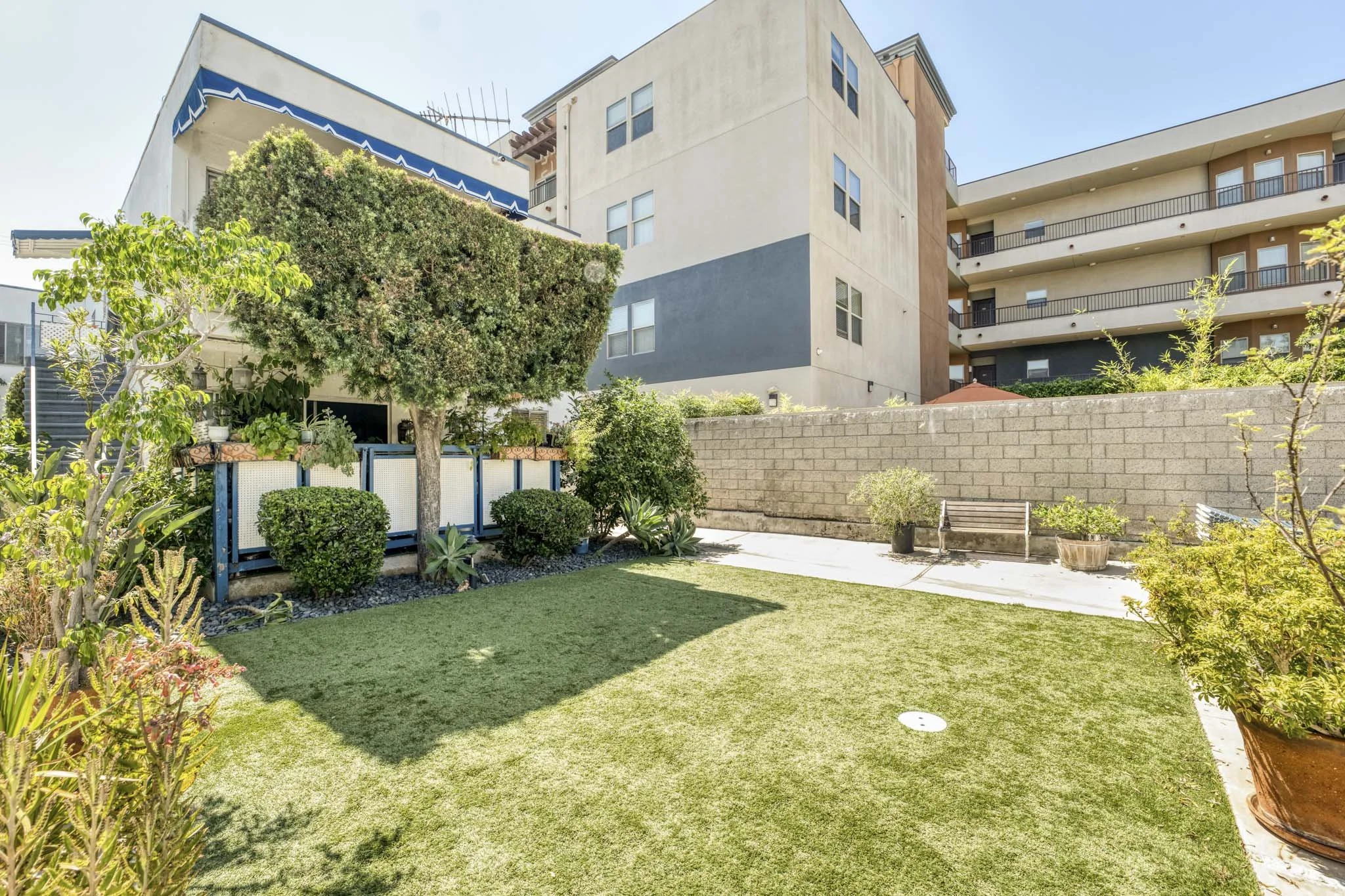 12015 Kling St, Valley Village  -  HsHProd-20.JPG