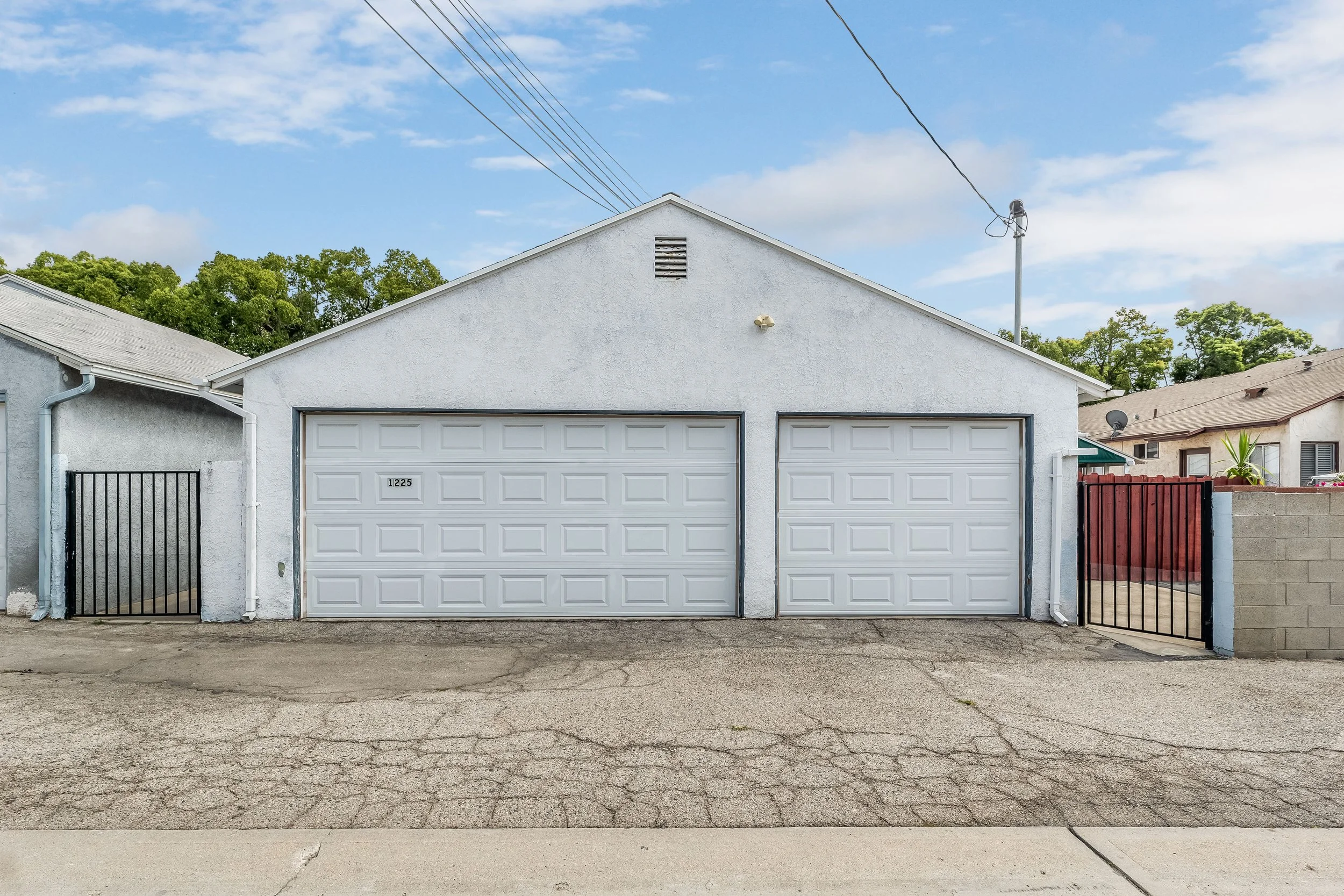 1225 N Hollywood Way  -  HsHProd-12-min.jpg