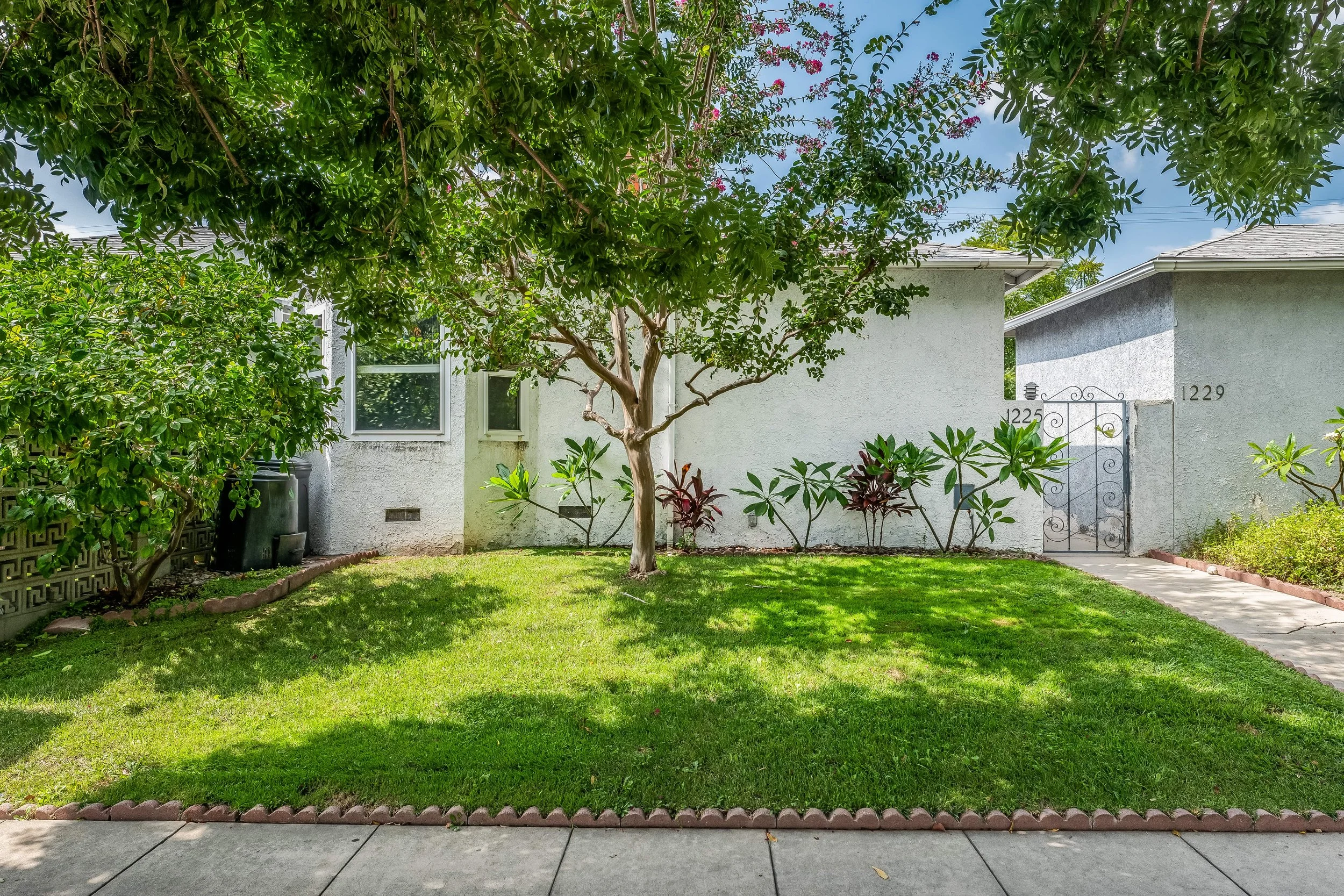 1225 N Hollywood Way Burbank, CA 91505