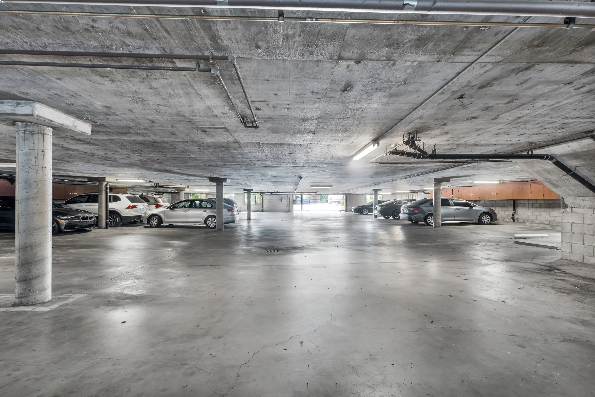 4727 Kester Ave, Sherman Oaks - HsHProd - 35.jpg