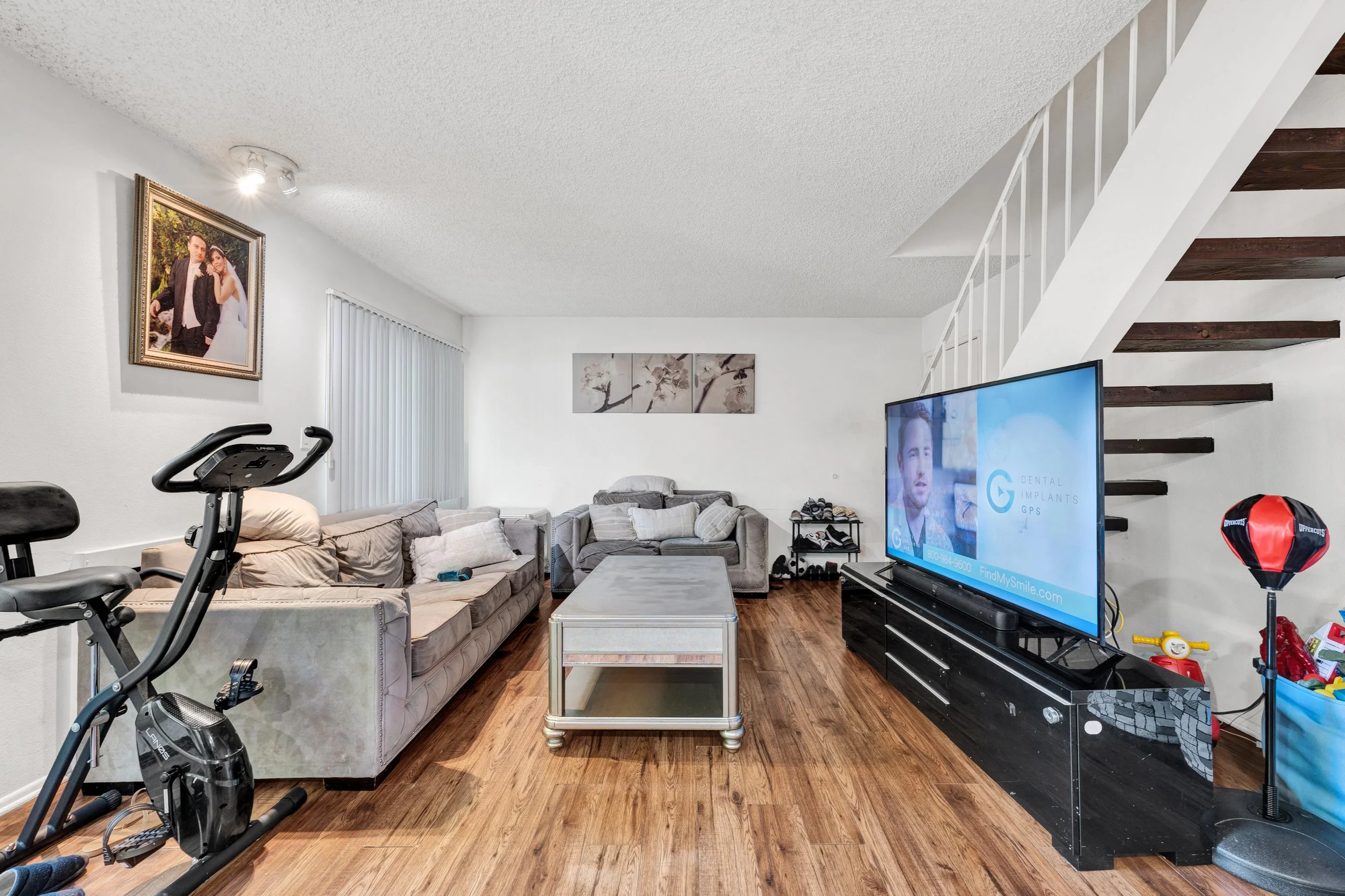 4727 Kester Ave, Sherman Oaks - HsHProd - 26.jpg