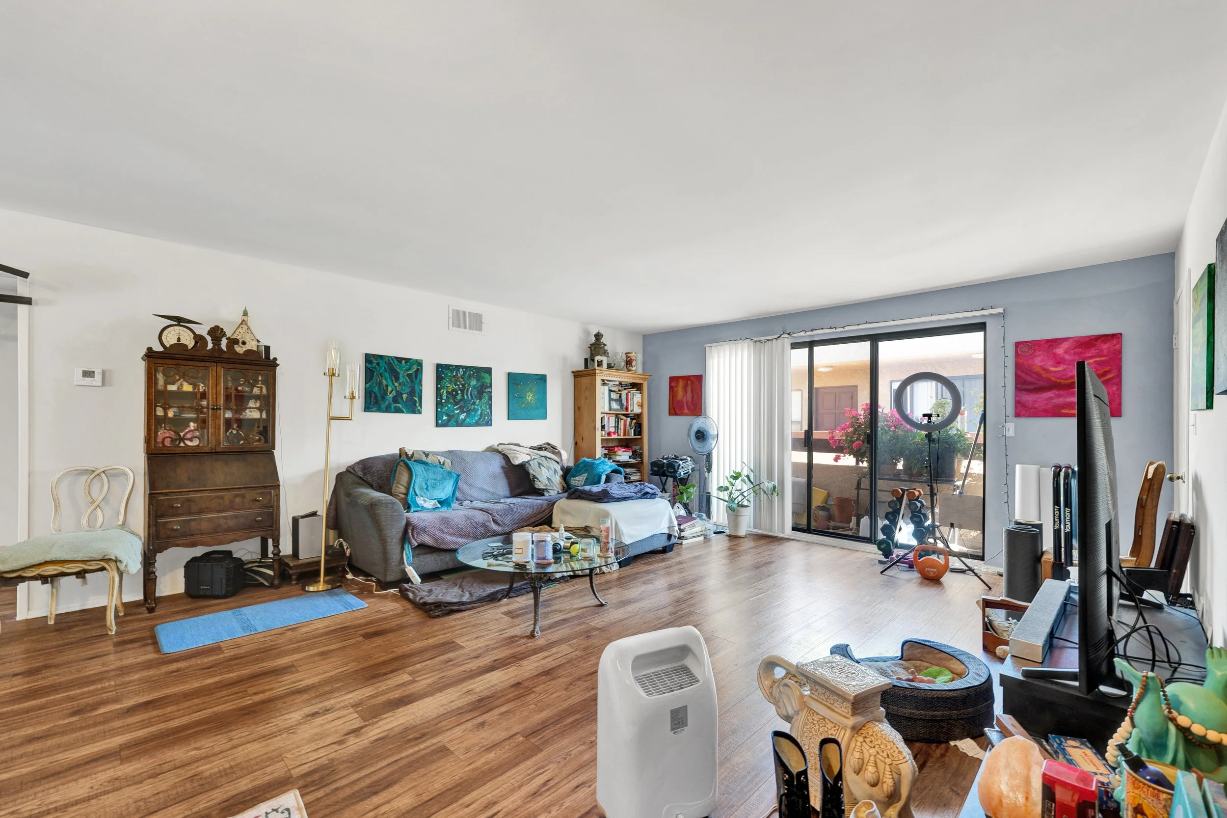 4727 Kester Ave, Sherman Oaks - HsHProd - 17.jpg