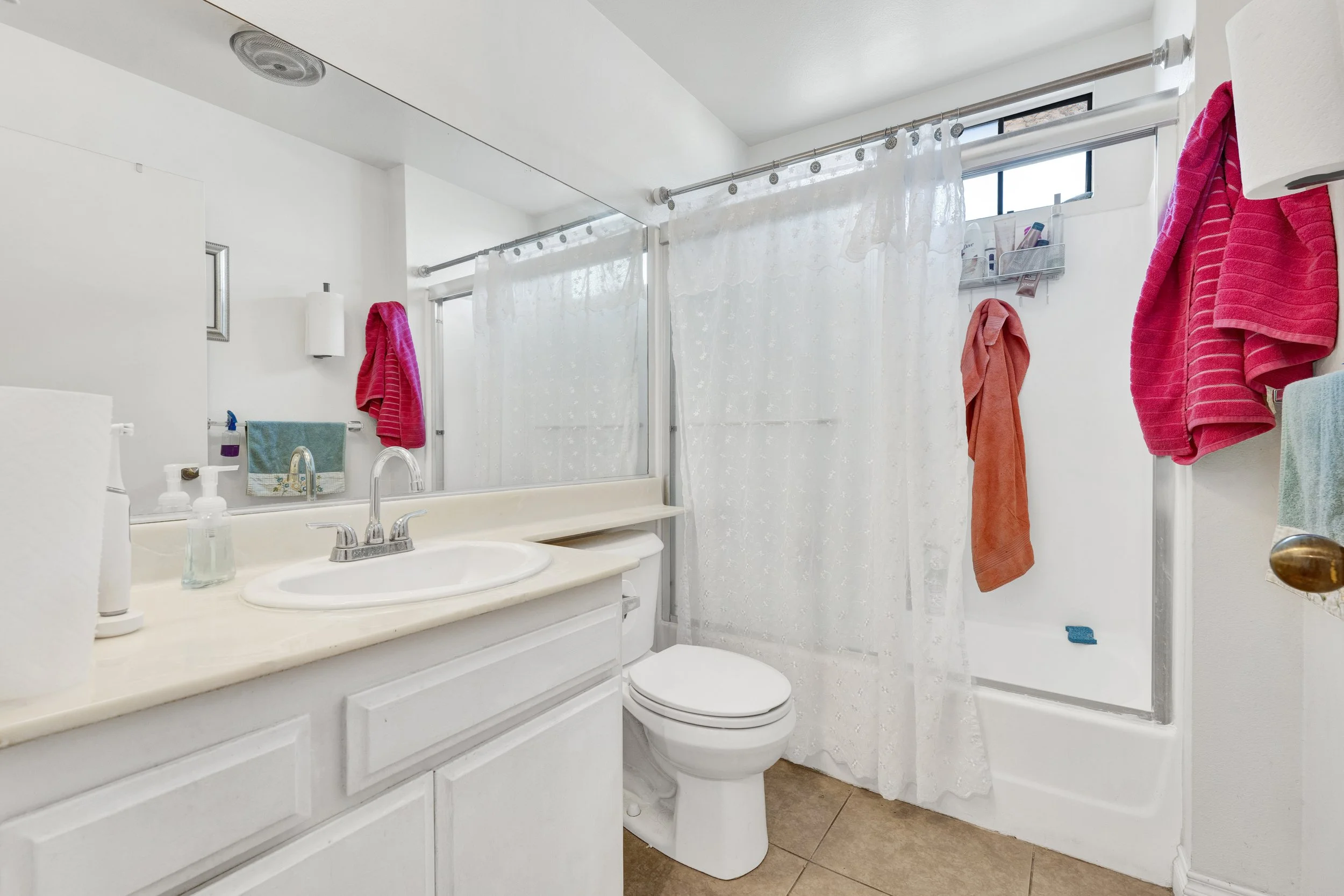 4727 Kester Ave, Sherman Oaks - HsHProd - 16.jpg