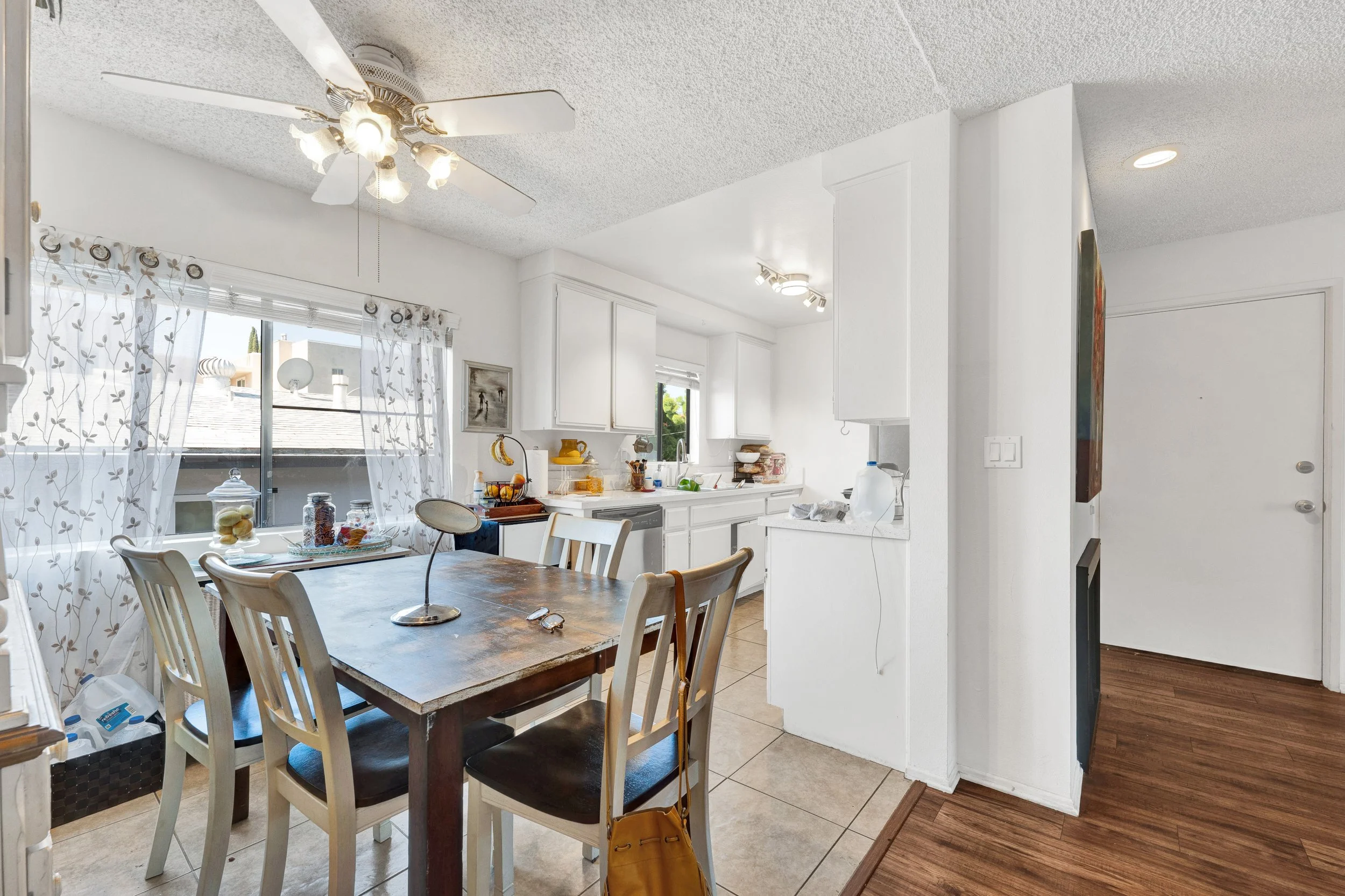 4727 Kester Ave, Sherman Oaks - HsHProd - 8.jpg