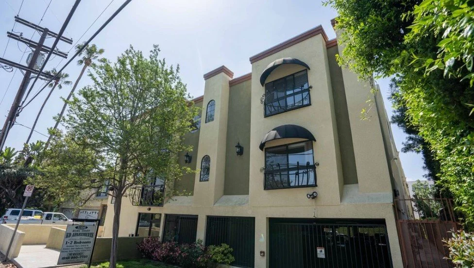 11156 Acama Street Los Angeles, CA 91602