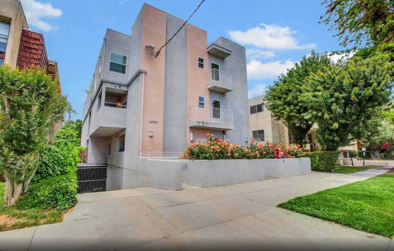 4737 Kester Ave, Sherman Oaks: 8-unit apartment building