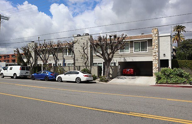 4405-Ventura-Canyon-Ave-Sherman-Oaks-CA-Building-Photo-1-HighDefinition.jpg