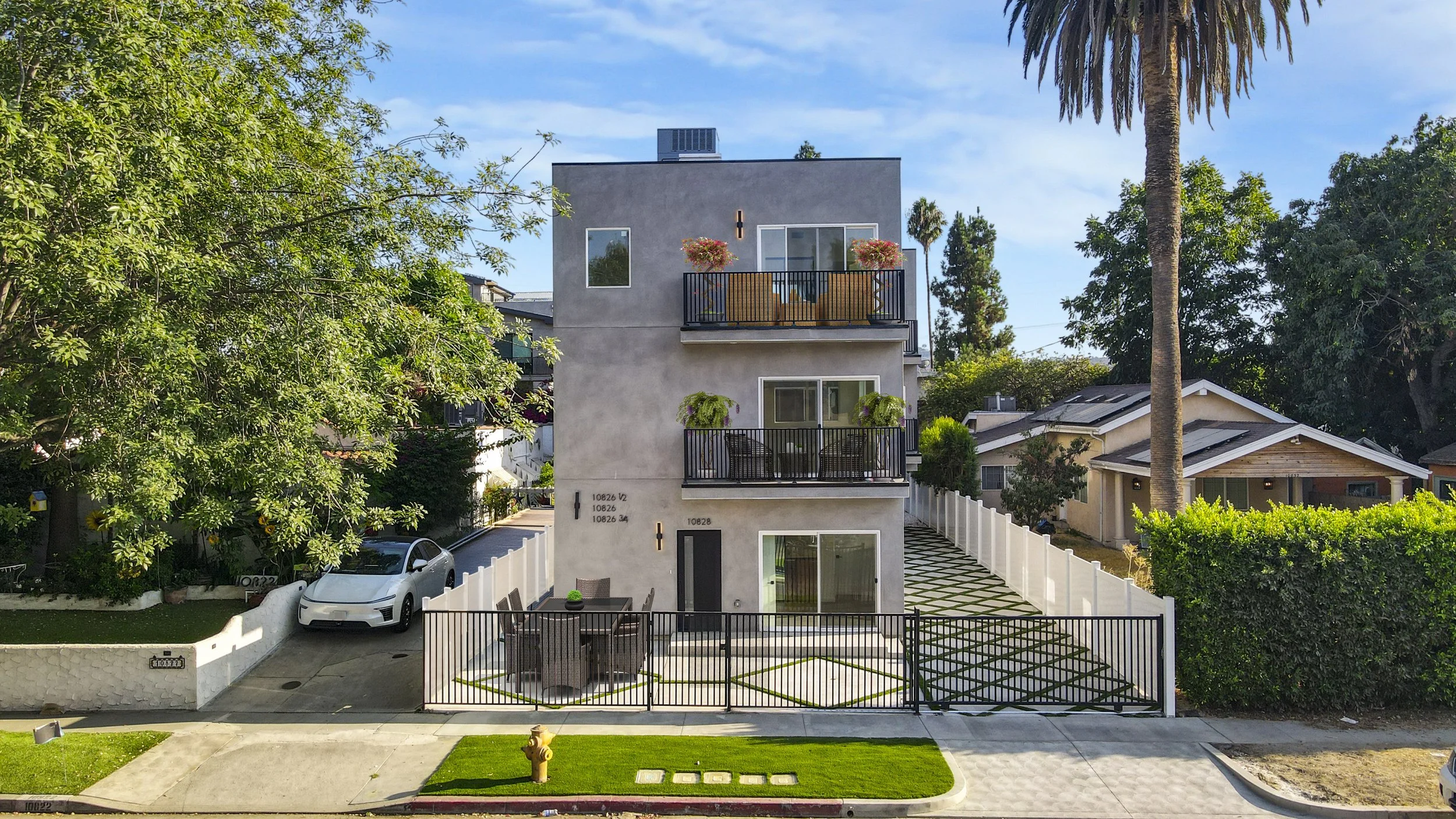 10828 Hesby St, North Hollywood CA 91601