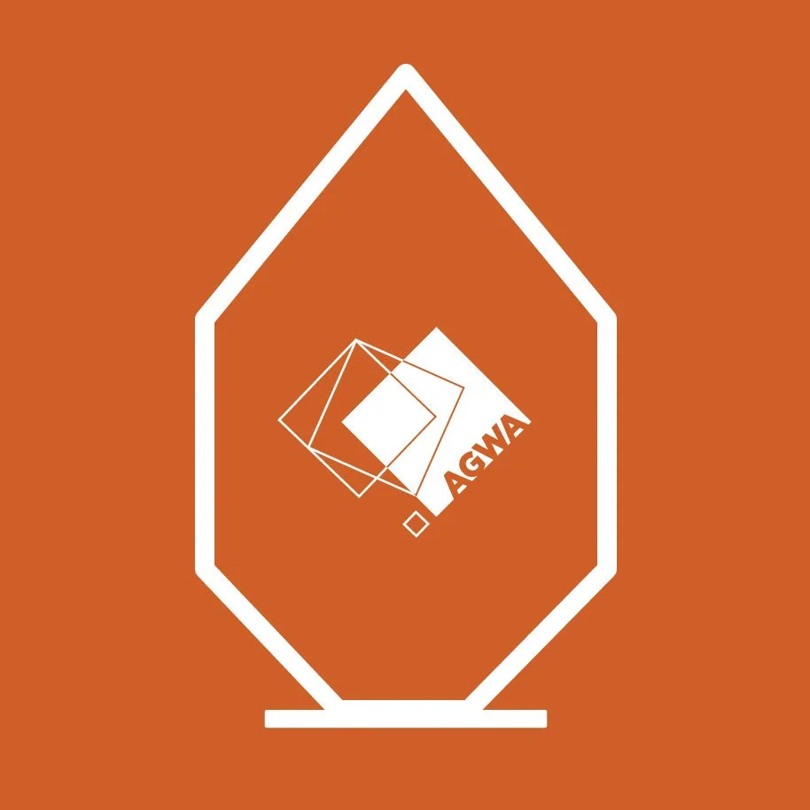 Abstract geometric logo with overlapping squares and the word VUMI, on an orange background.
