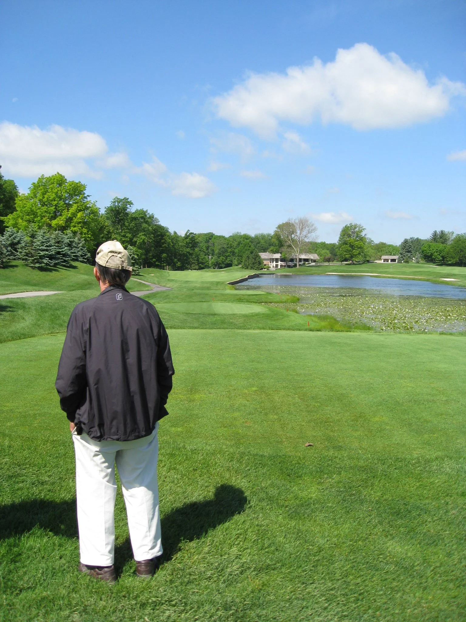 071 - Pete on 18 Tee at Woodland CC.JPG