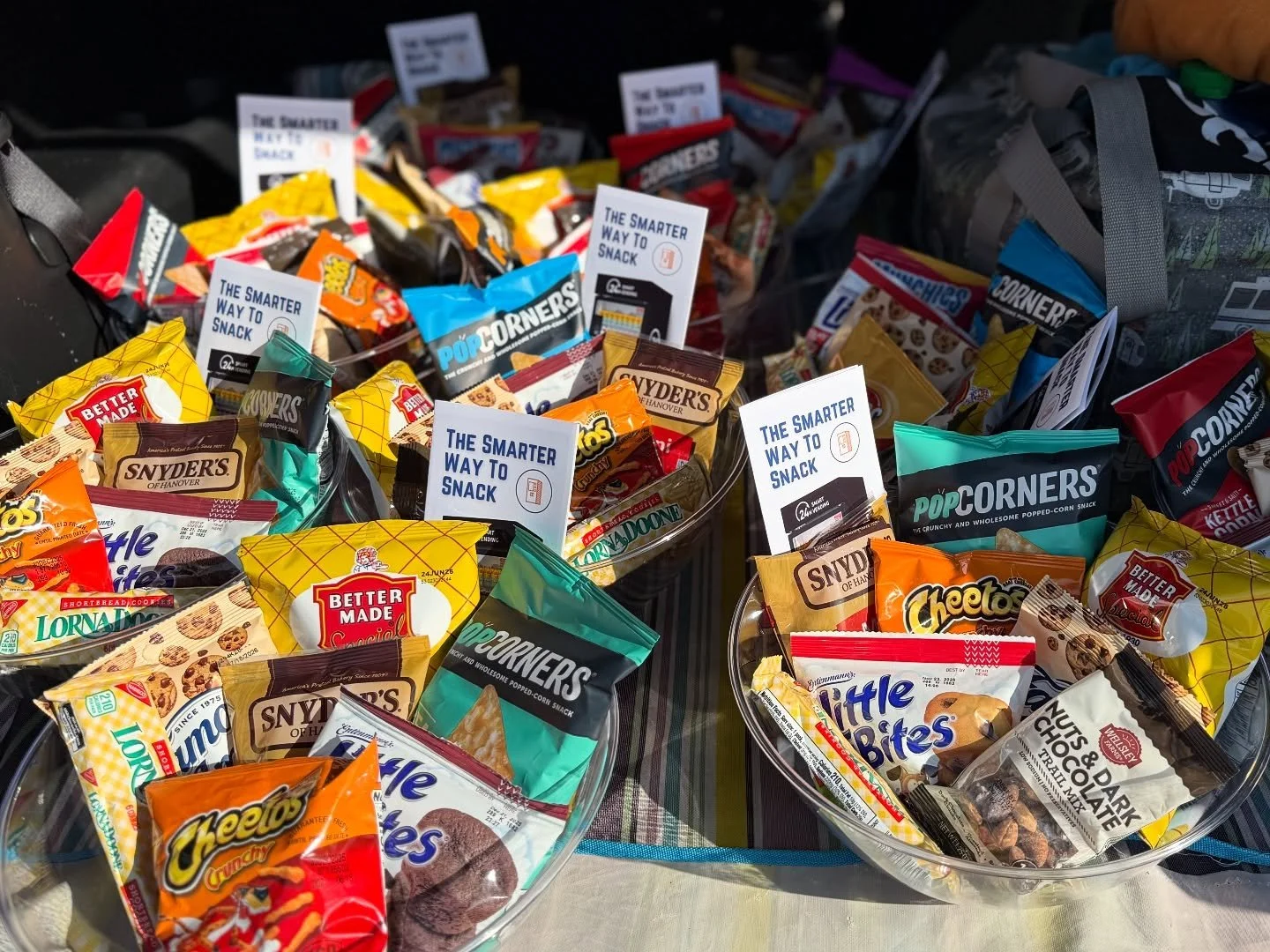 Taking some snack bowls and our Smart Cooler Brochures to introduce local spots to the future of vending 🙌🏼

Every great partnership starts with a good first impression 😉

Our brochures are on sale right now! 
Link in bio‼️

#vending #vendingmachi