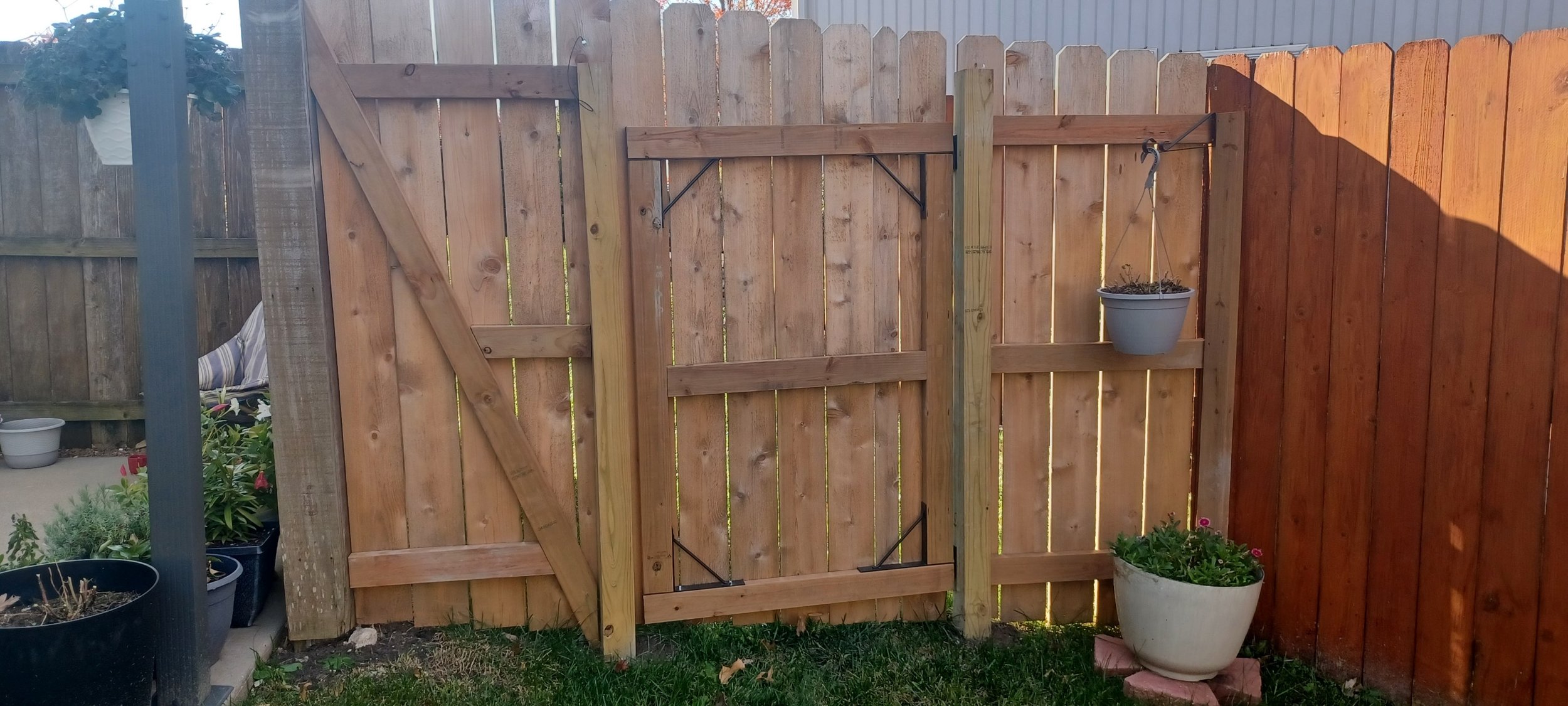 Gardner - Red Oak Fence