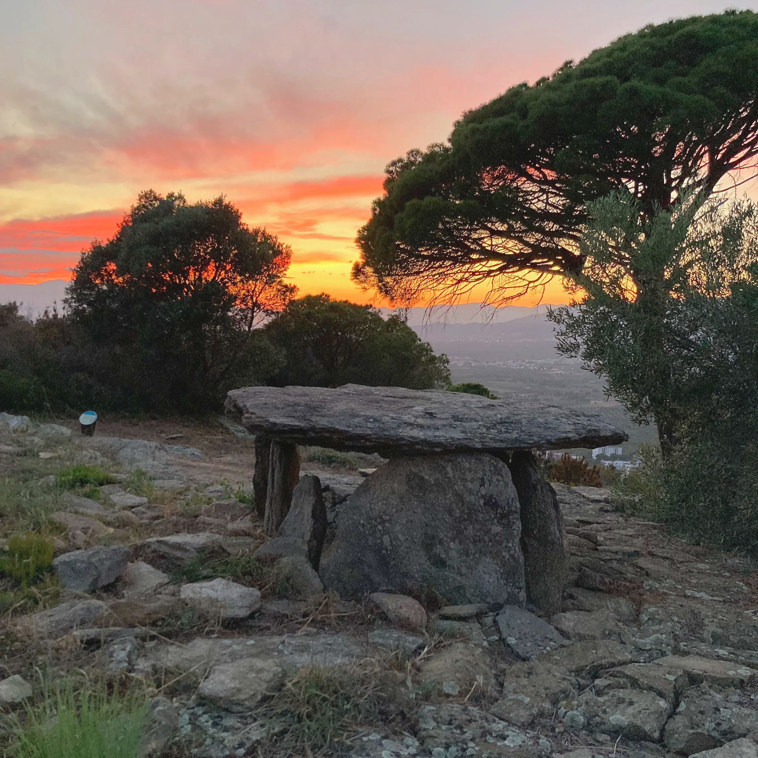 Experience the Roses Megalithic Trail. Active adventures at Casa de l'Albada.