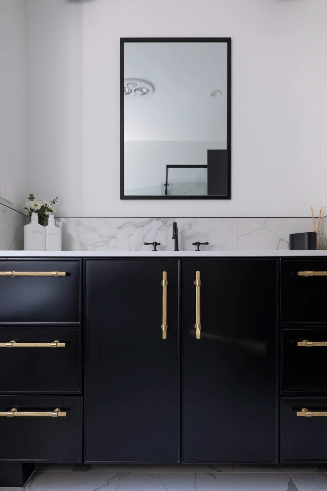 SOLARIS Main Bath Vanity