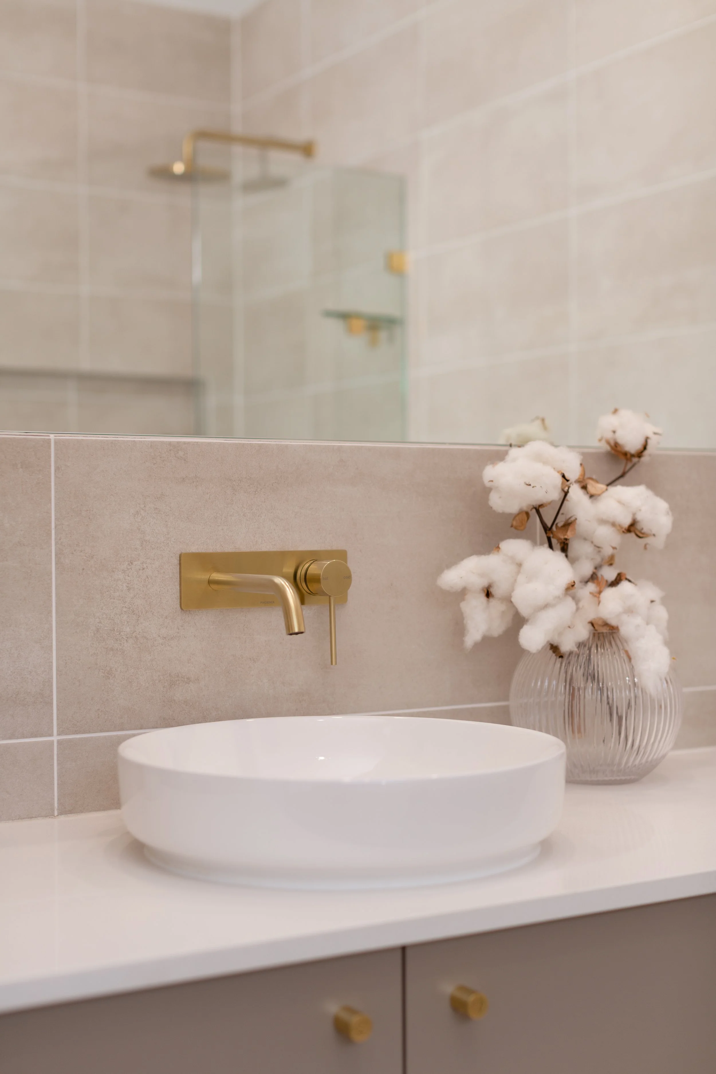 bathroom sink sutherland