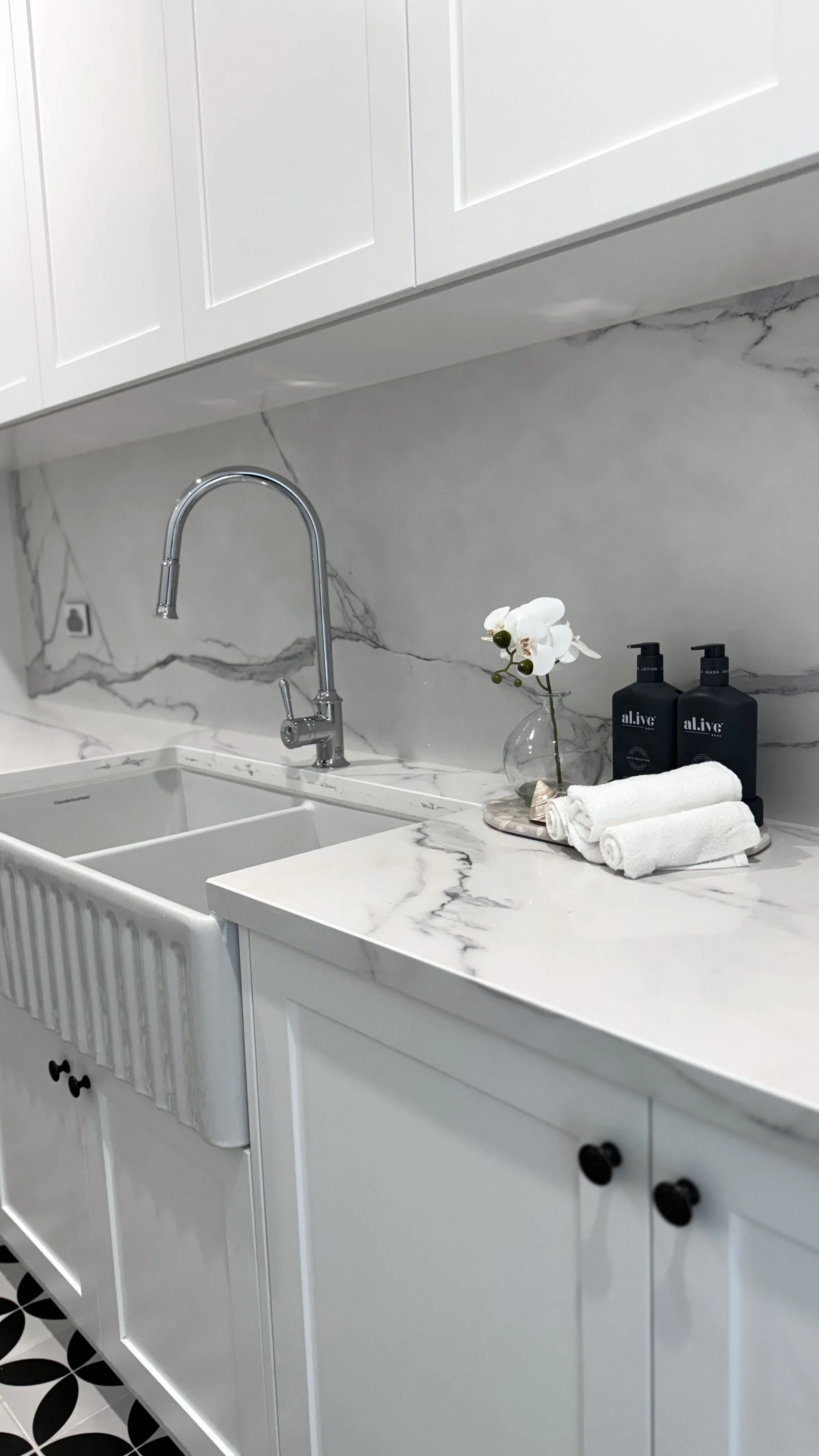 Laundry - Looking back to door.jpg