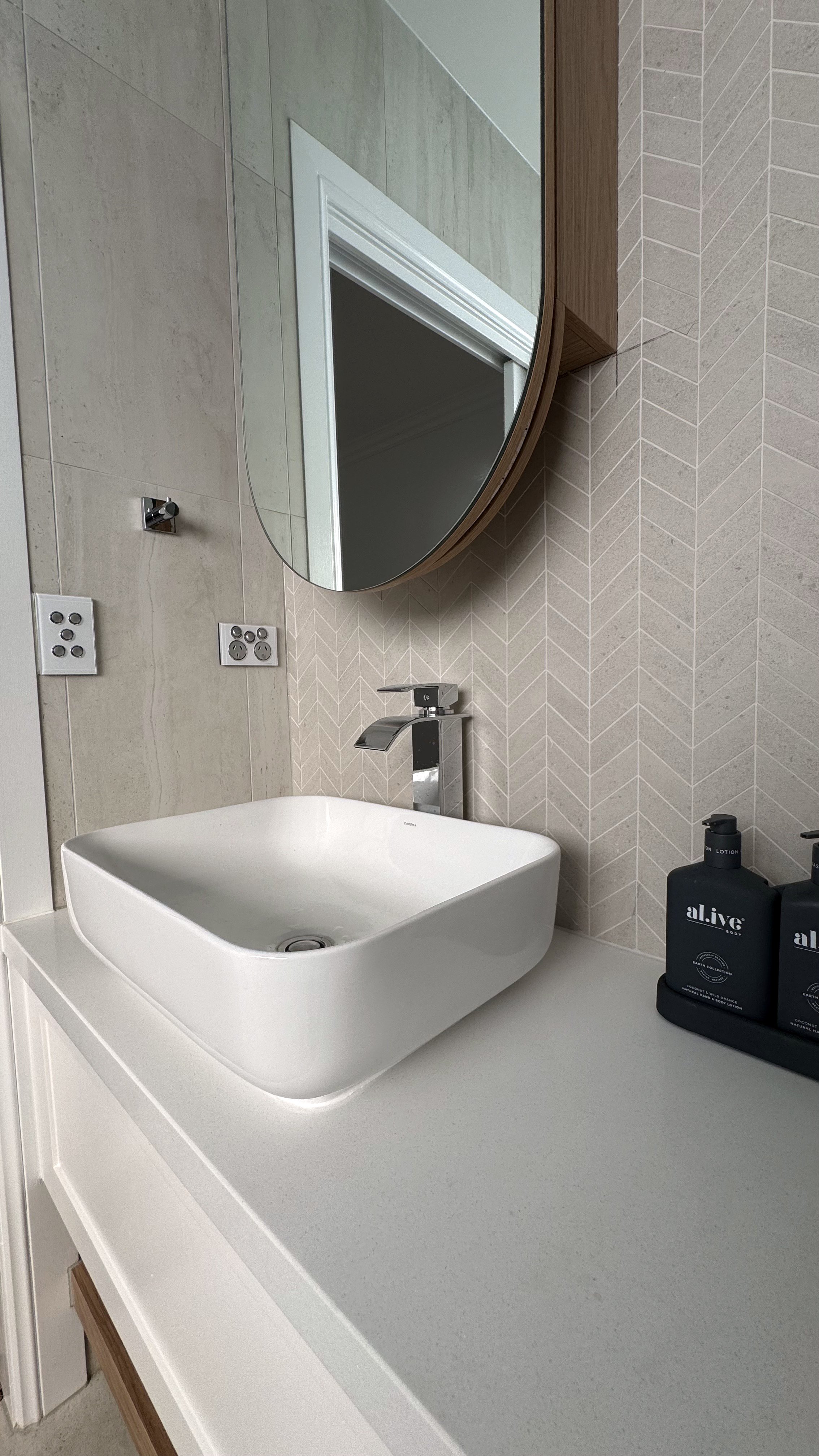 Master Ensuite Basin.jpg